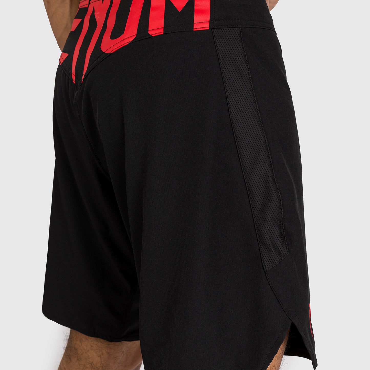 Venum Light 5.0 Fight Shorts - Schwarz/Rot