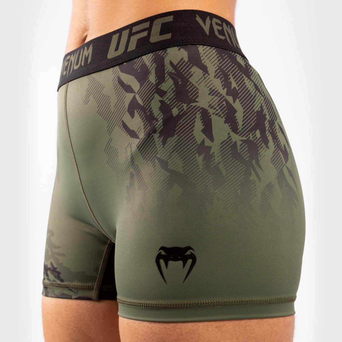 Venum UFC Authentic Fight Week Damen-Performance-Kompressionsshorts – Khaki