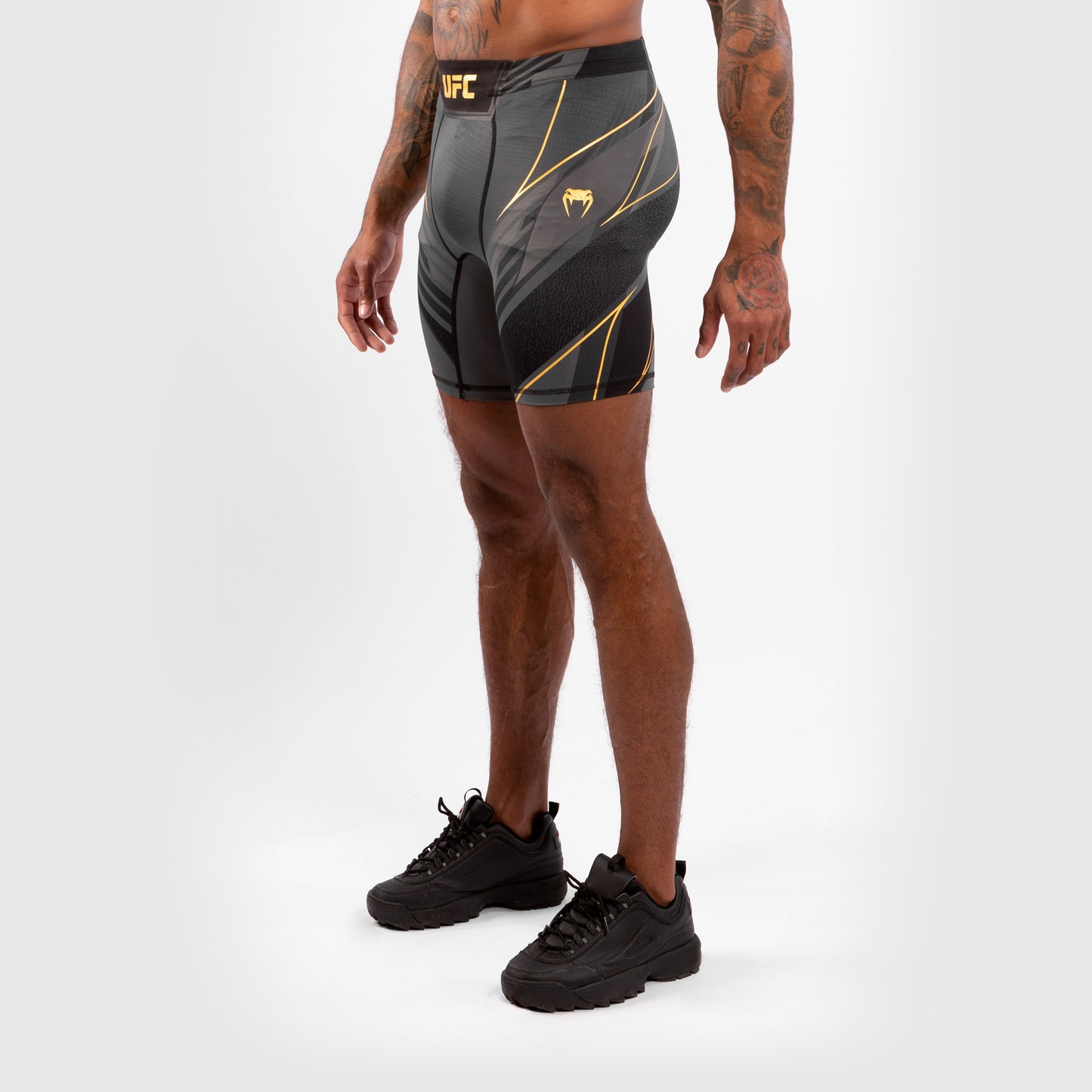 UFC Venum Authentic Fight Night Herren Vale Tudo Shorts - Long Fit - Schwarz