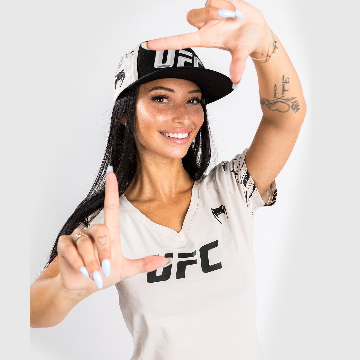 UFC Venum Authentic Fight Week 2.0 T-Shirt – Für Frauen – Sand
