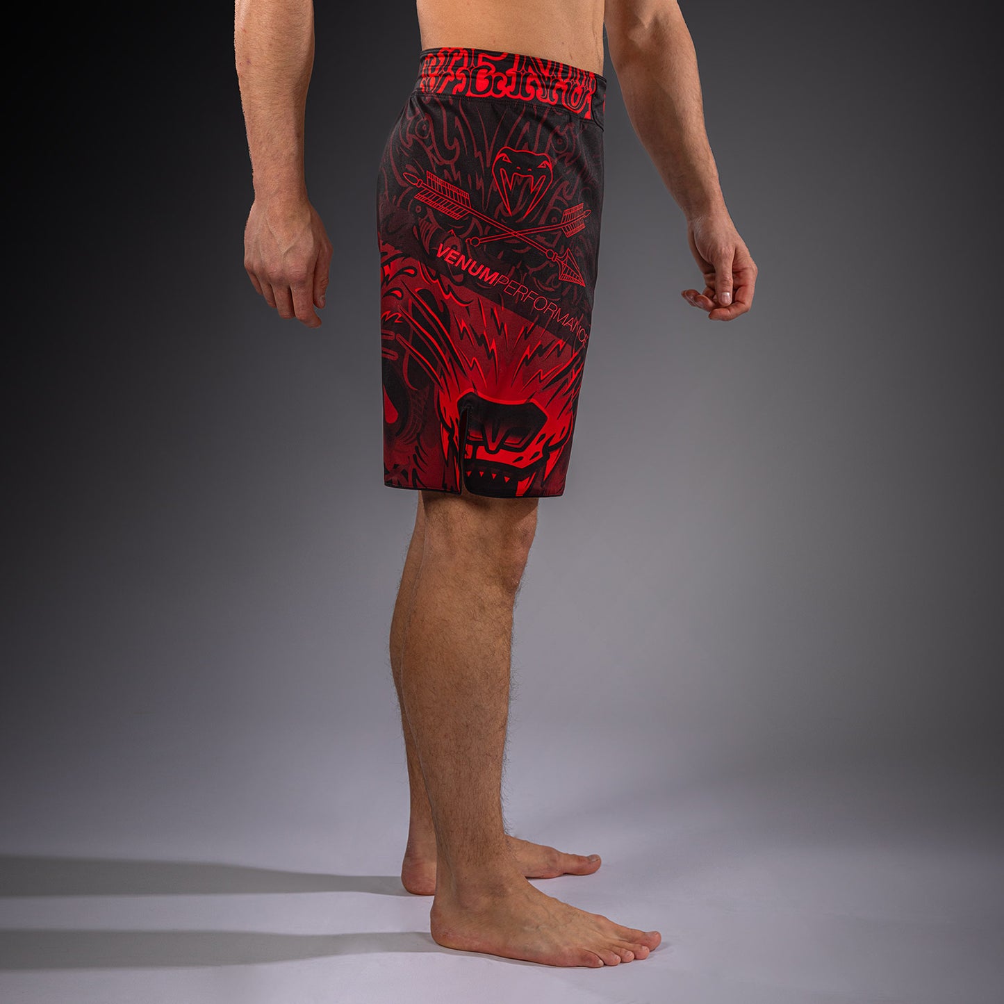Venum Wolf Atak Fightshorts – Schwarz/Rot