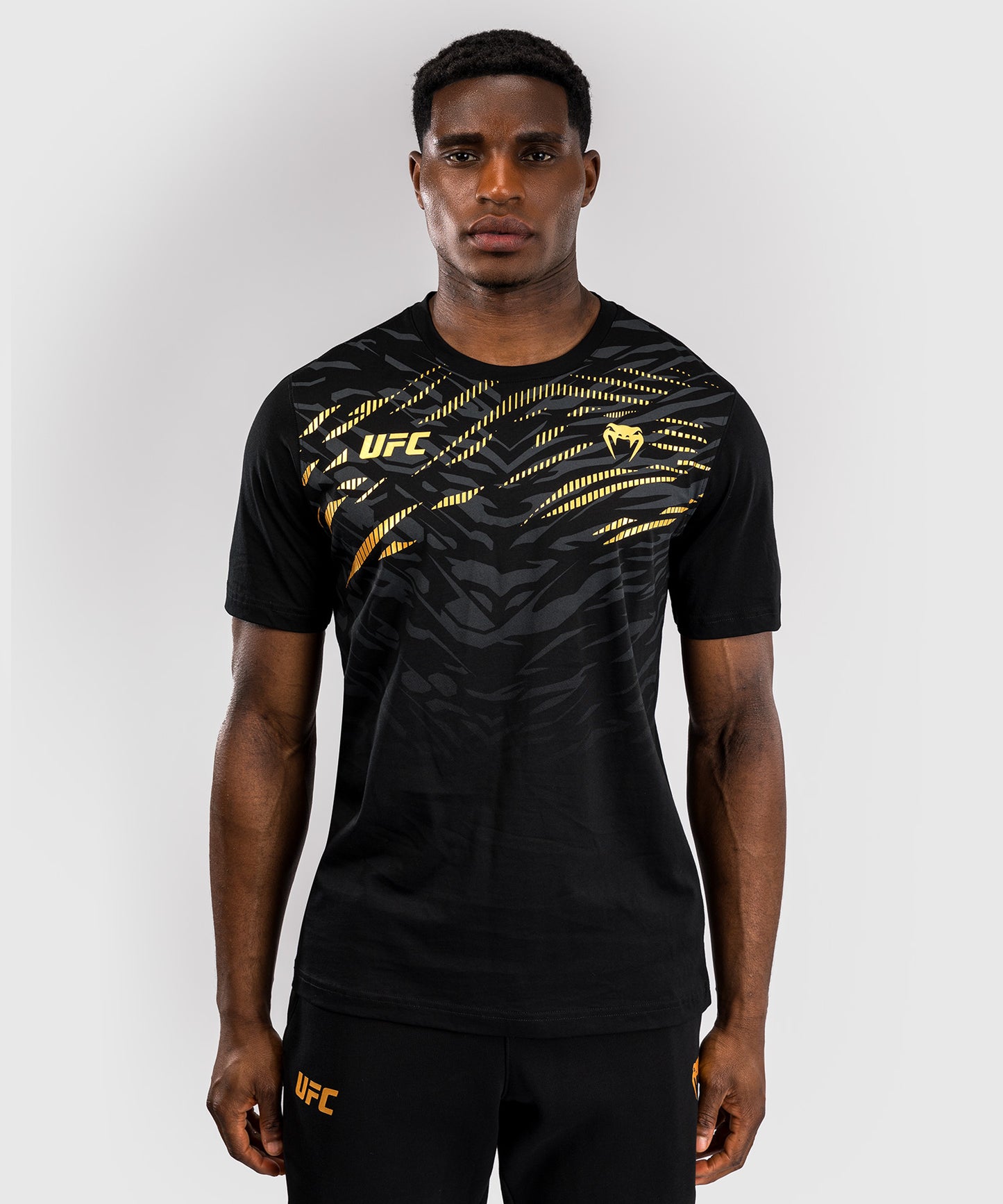UFC Fusion by Venum Replica Herren Kurzarm T-Shirt - Champion