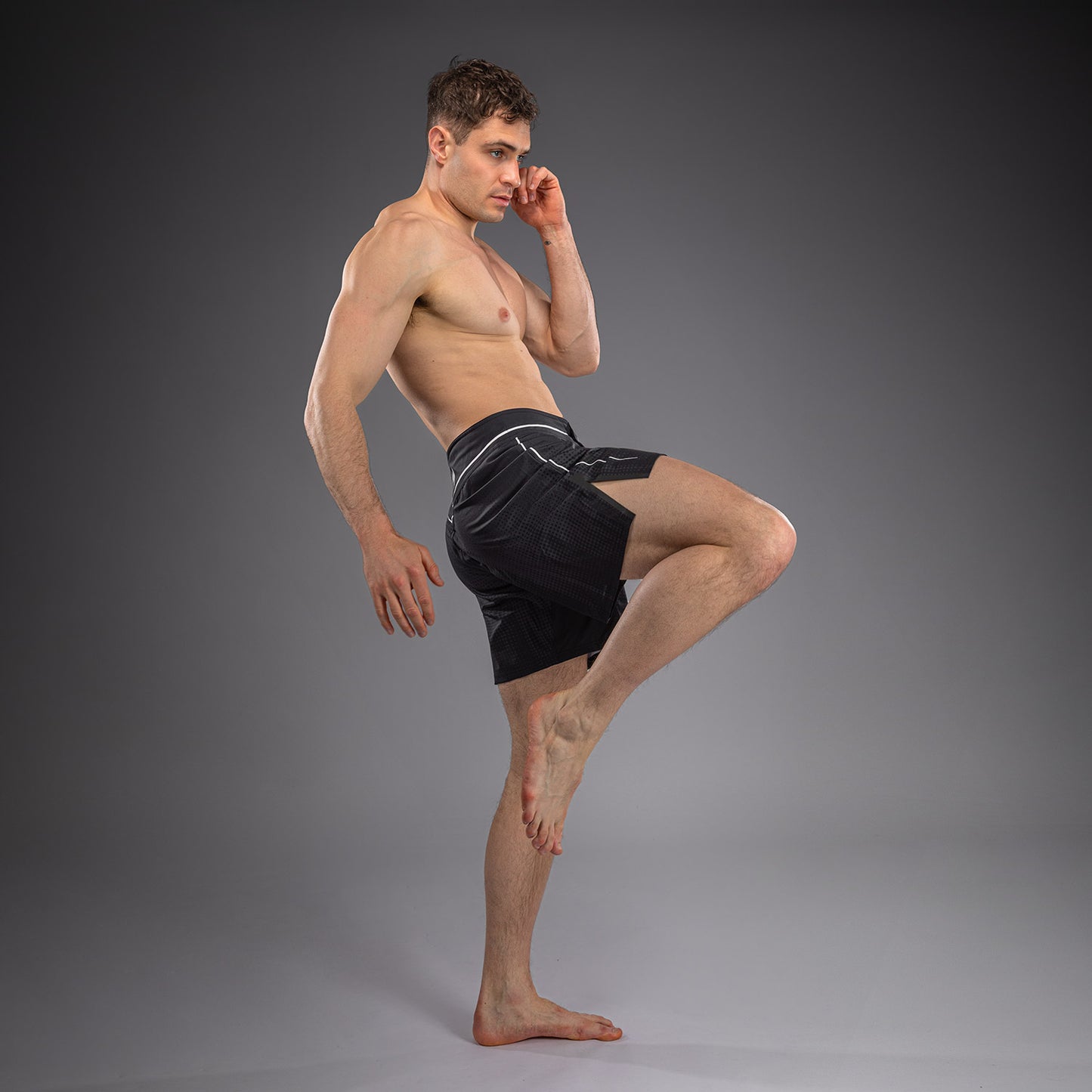 Venum Stealth Fightshorts – Schwarz/Weiß