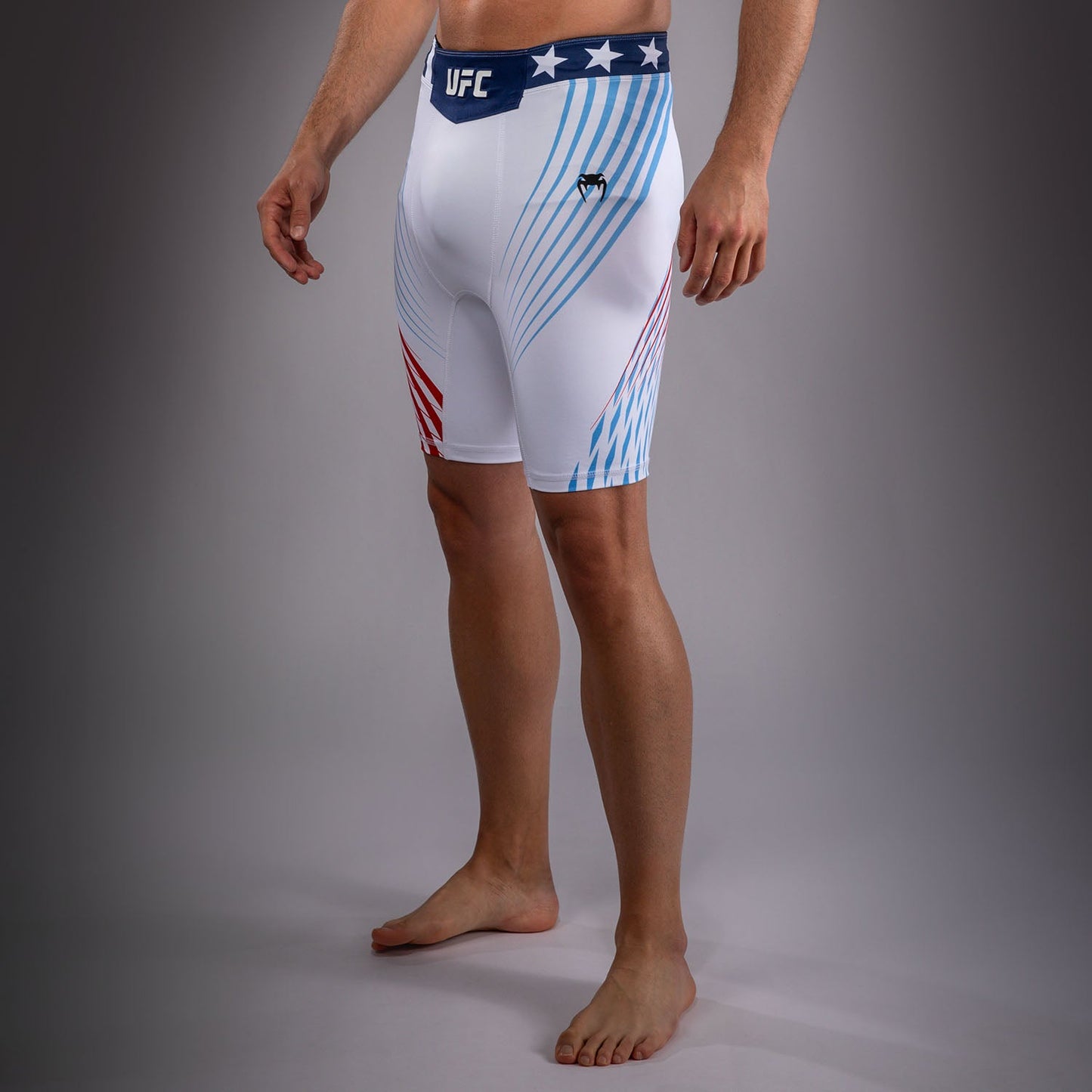 Official UFC Freedom 250 by Venum Authentic Fight Night Vale Tudo Shorts für Herren - Weiß