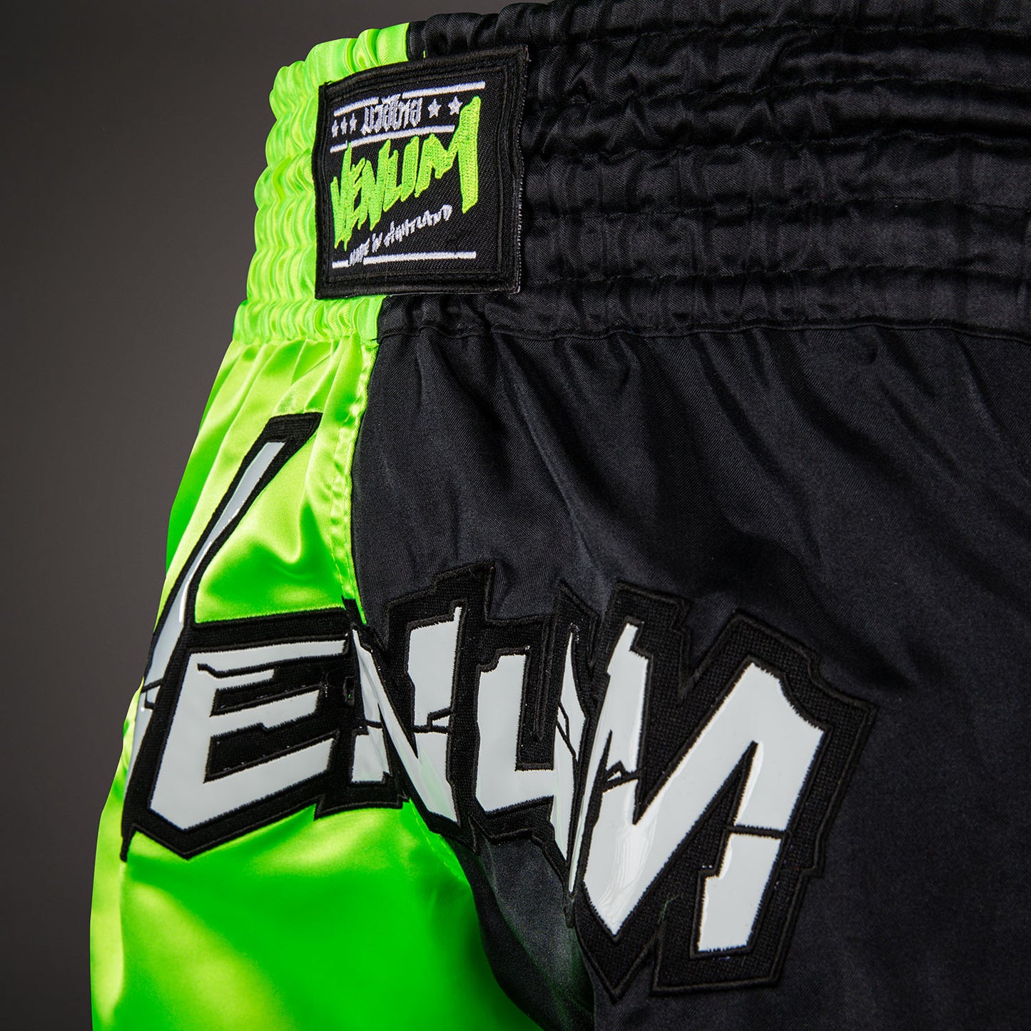 Venum Inferno 2.0 Muay Thai Shorts - Gelb/Schwarz