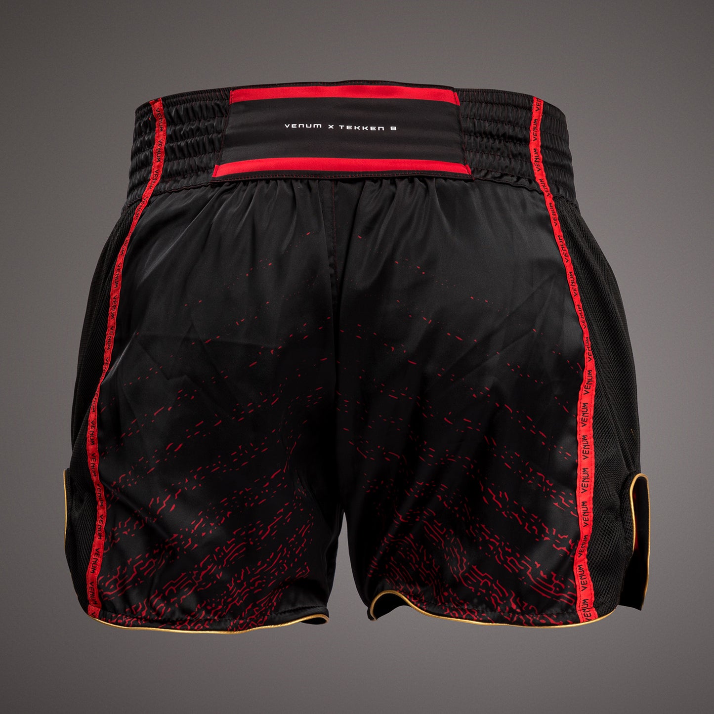 Venum x TEKKEN 8 - Marshall Law Muay Thai Shorts - Schwarz/Rot/Gold