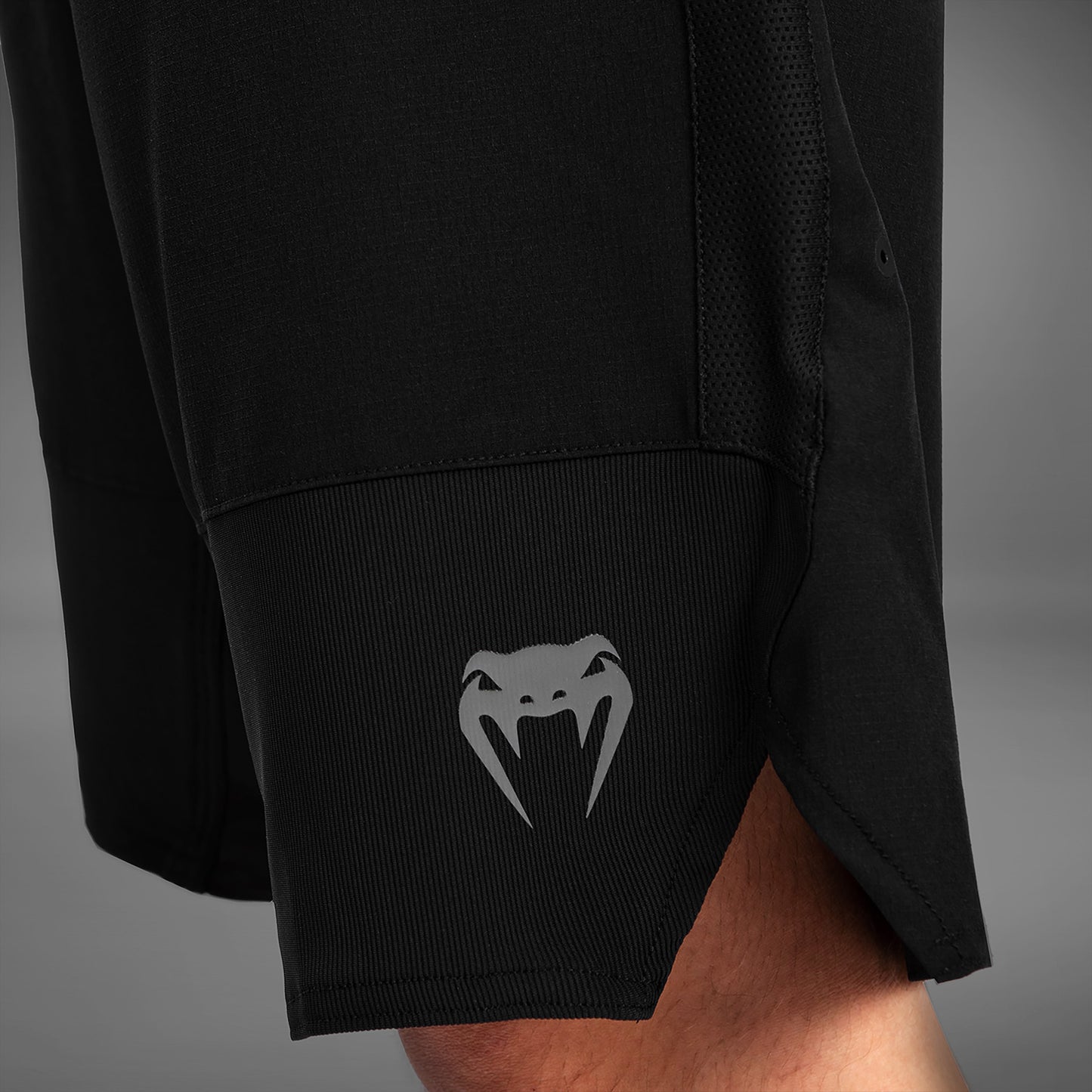 Venum G-Fit Air Fightshort – Schwarz
