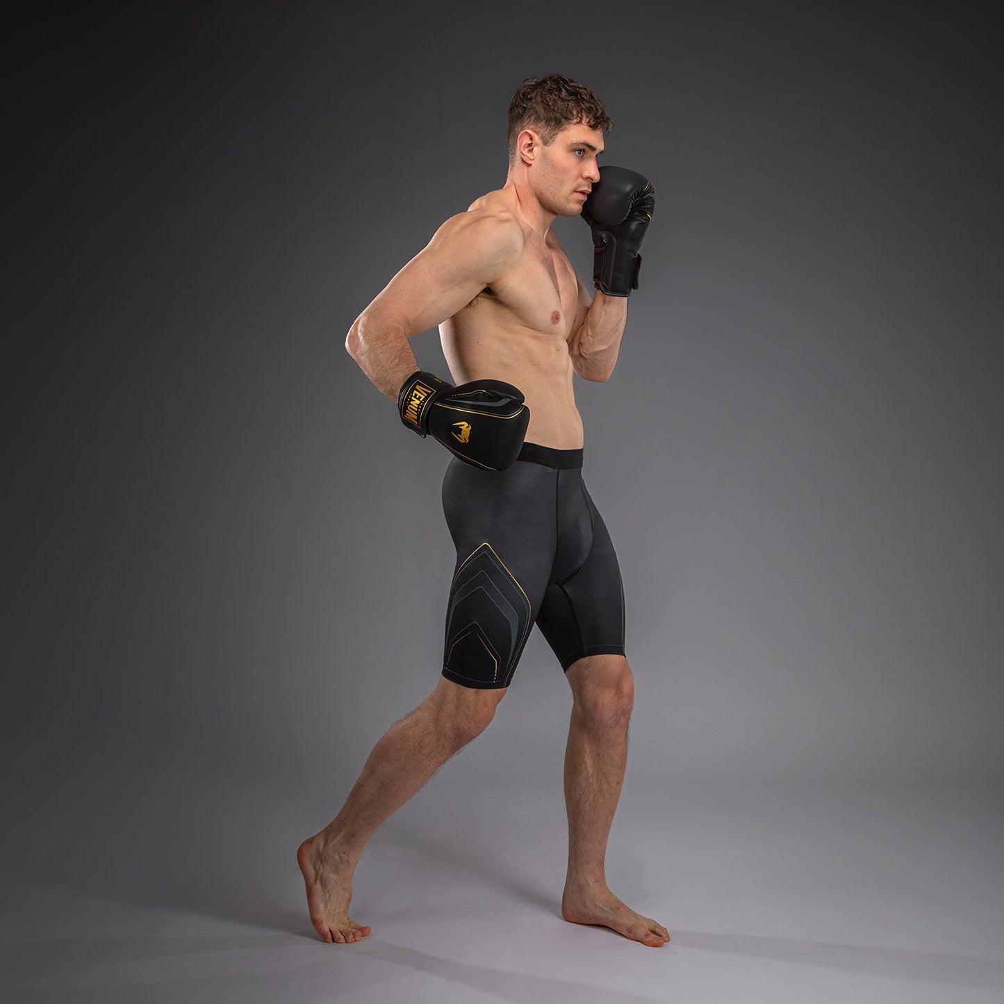 Venum Streamline Kompressionsshort – Schwarz/Gold