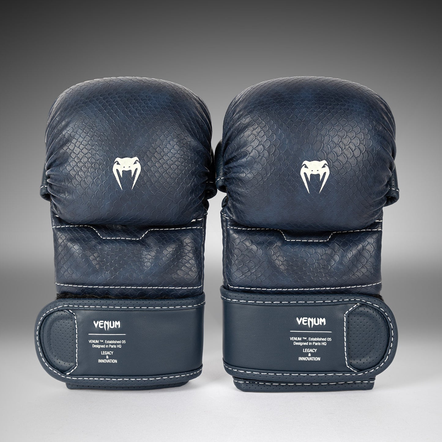 fishdom blauer handschuh Venum Impact Evo Scales MMA Sparring Handschuhe – Mitternachtsblau