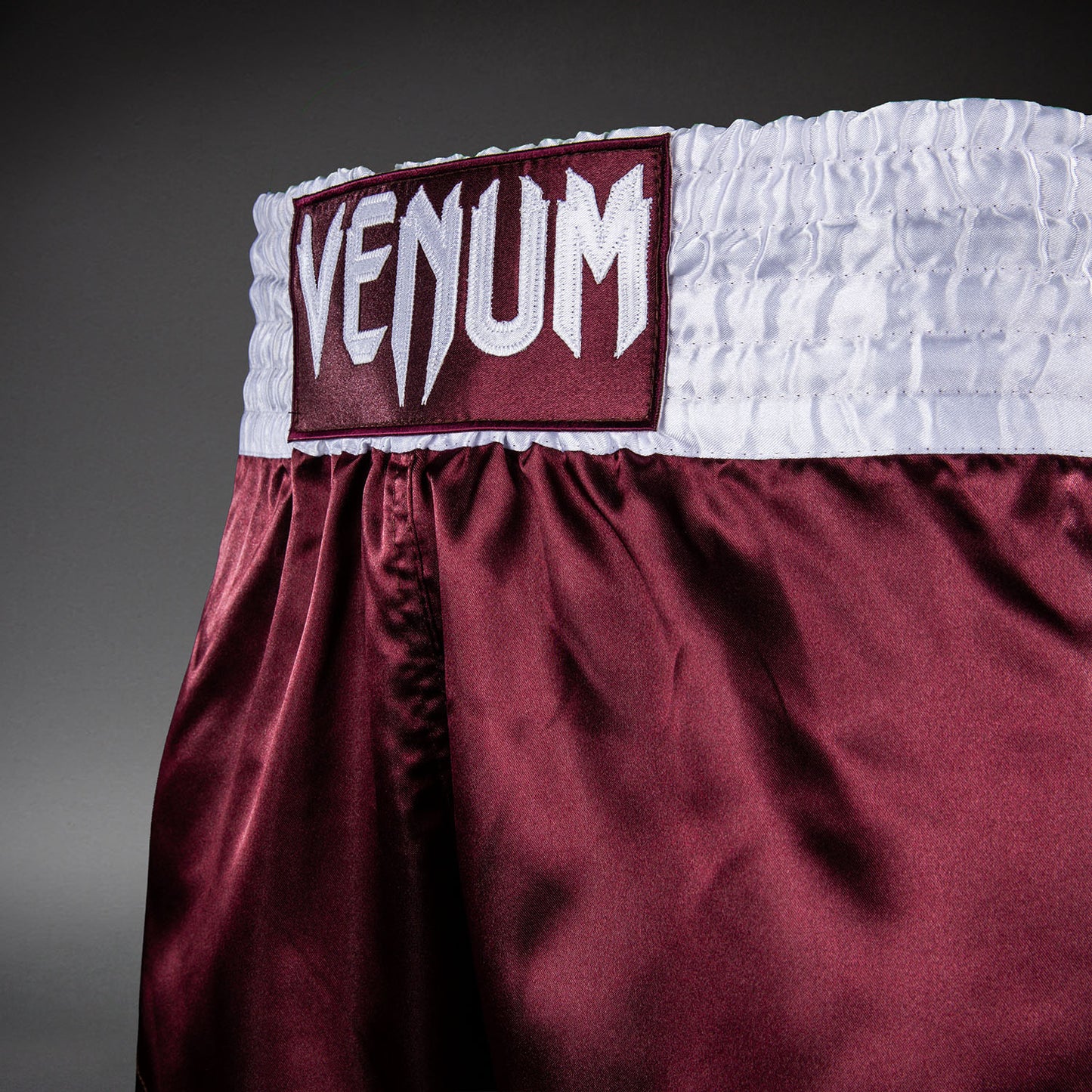 Venum Classic Muay-Thai-Shorts – Burgunder