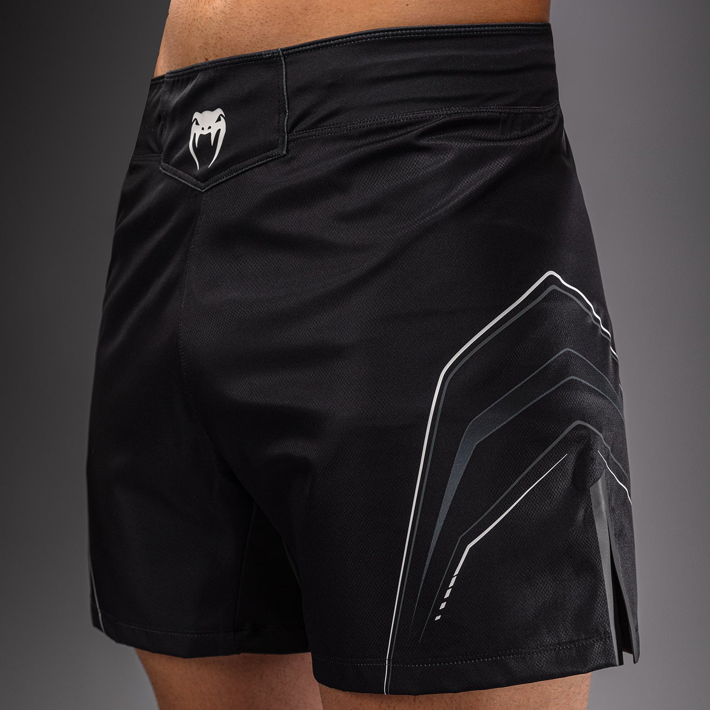 Venum Streamline Fightshorts – Schwarz/Weiß