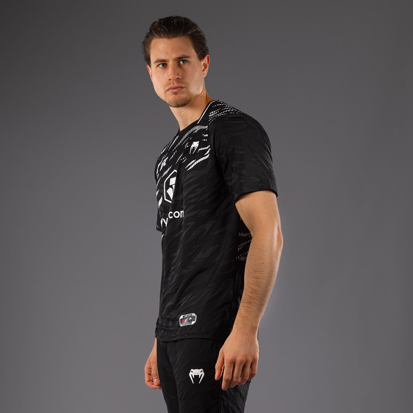 UFC Fusion by Venum Authentic Fight Night Herren Walkout Jersey - Schwarz