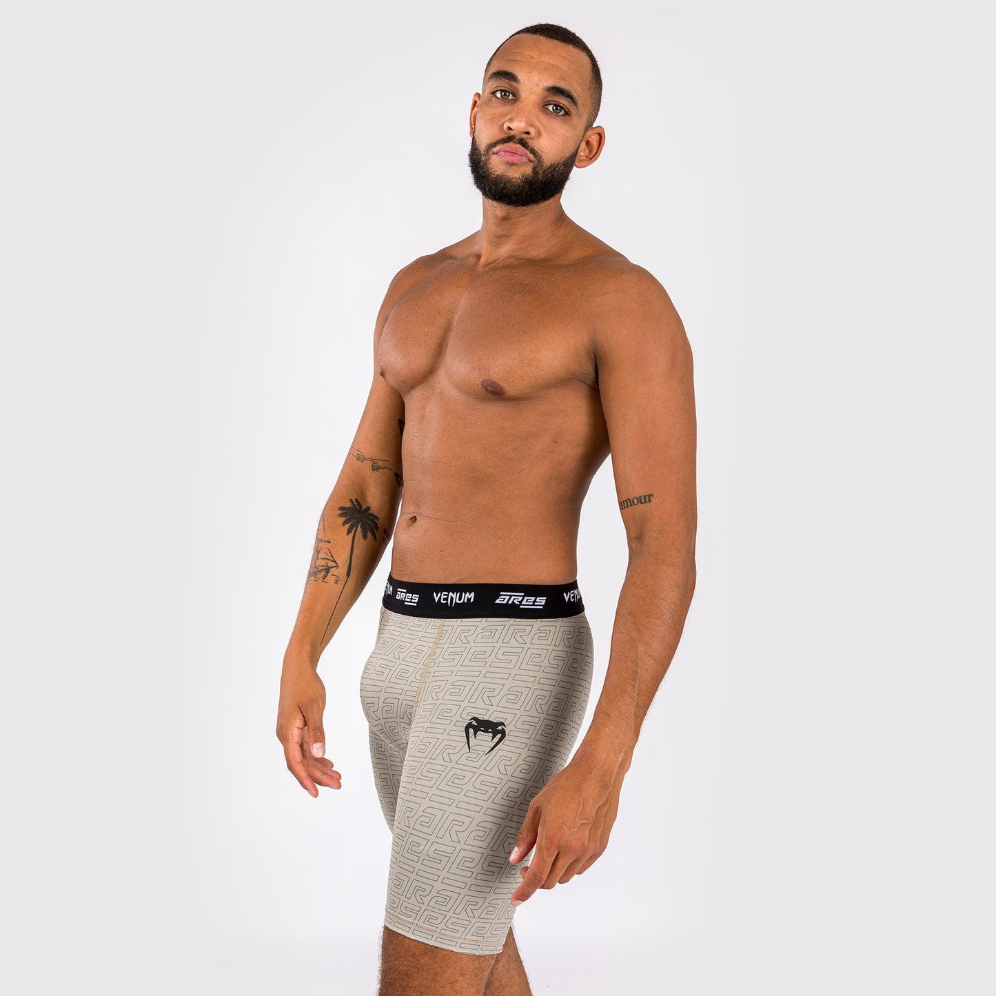 Venum x Ares 2.0 Kompressionsshorts - Sand