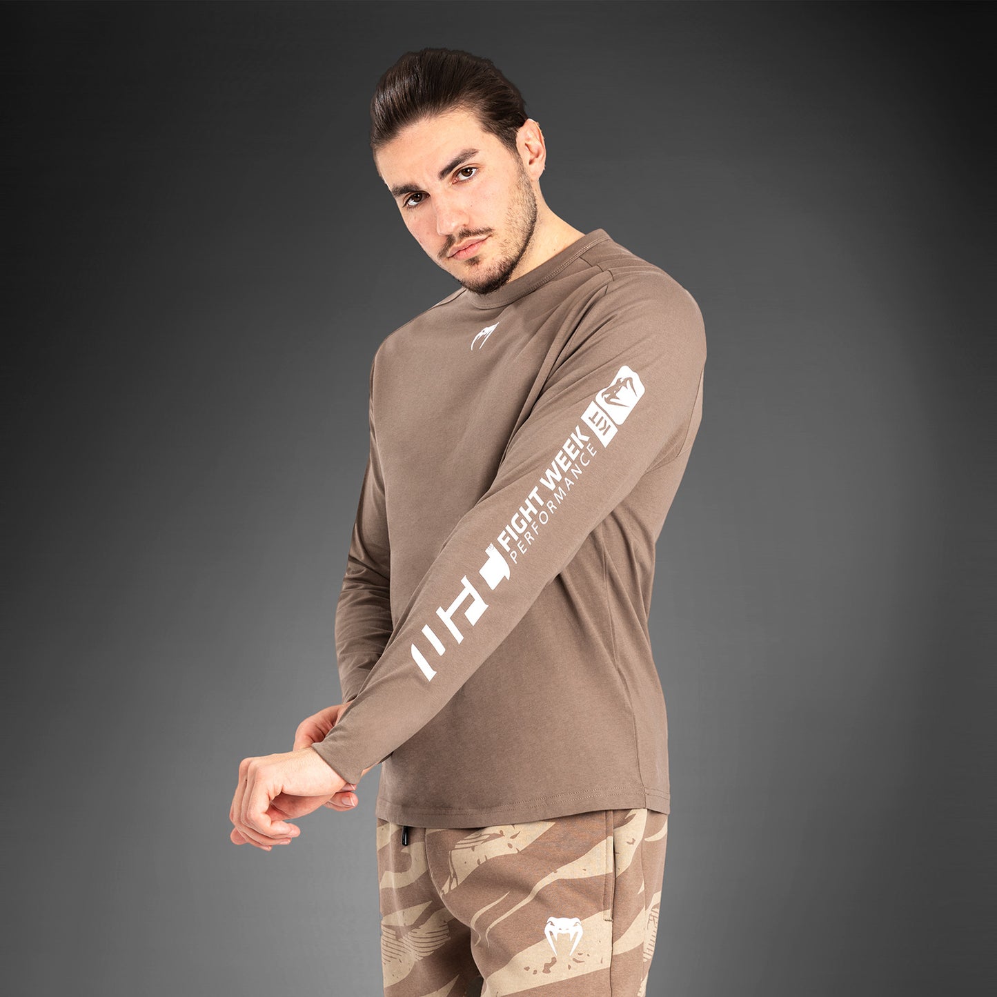UFC Adrenaline by Venum Fight Week Herren Langarm T-Shirt - Bronze