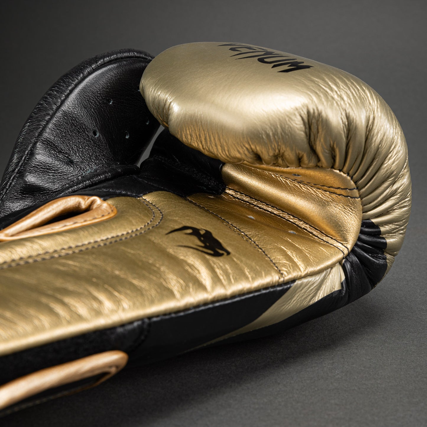 Venum Hammer Pro Boxhandschuhe mit Klettverschluss - Schwarz/Gold