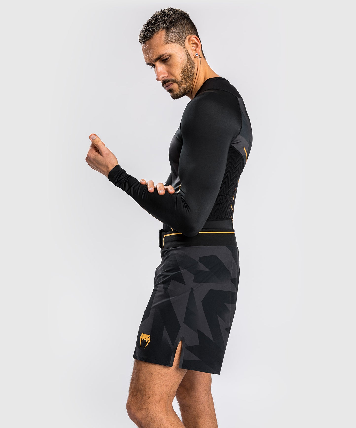 Venum Razor Kompressions-T-Shirt – lange Ärmel – Schwarz/Gold