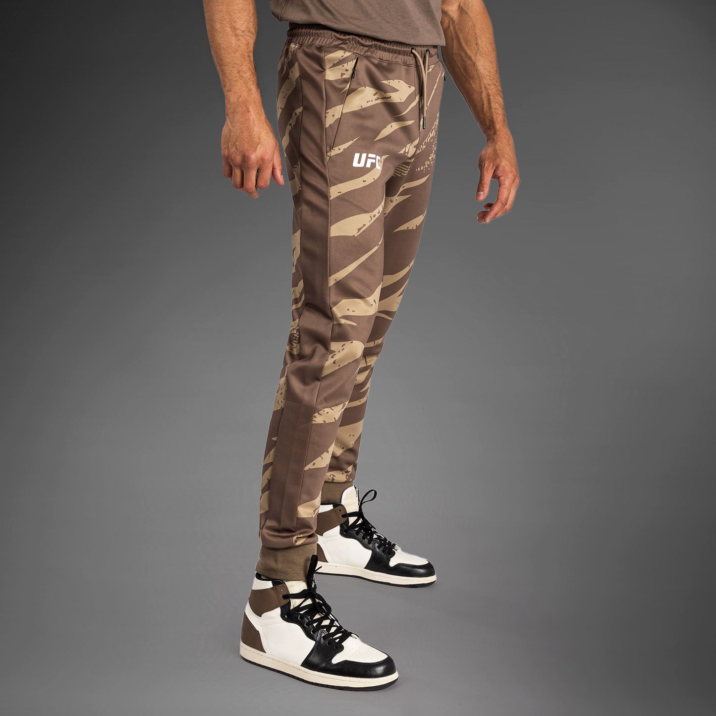 UFC Adrenaline by Venum Fight Week Herrenhose - Desert Camo