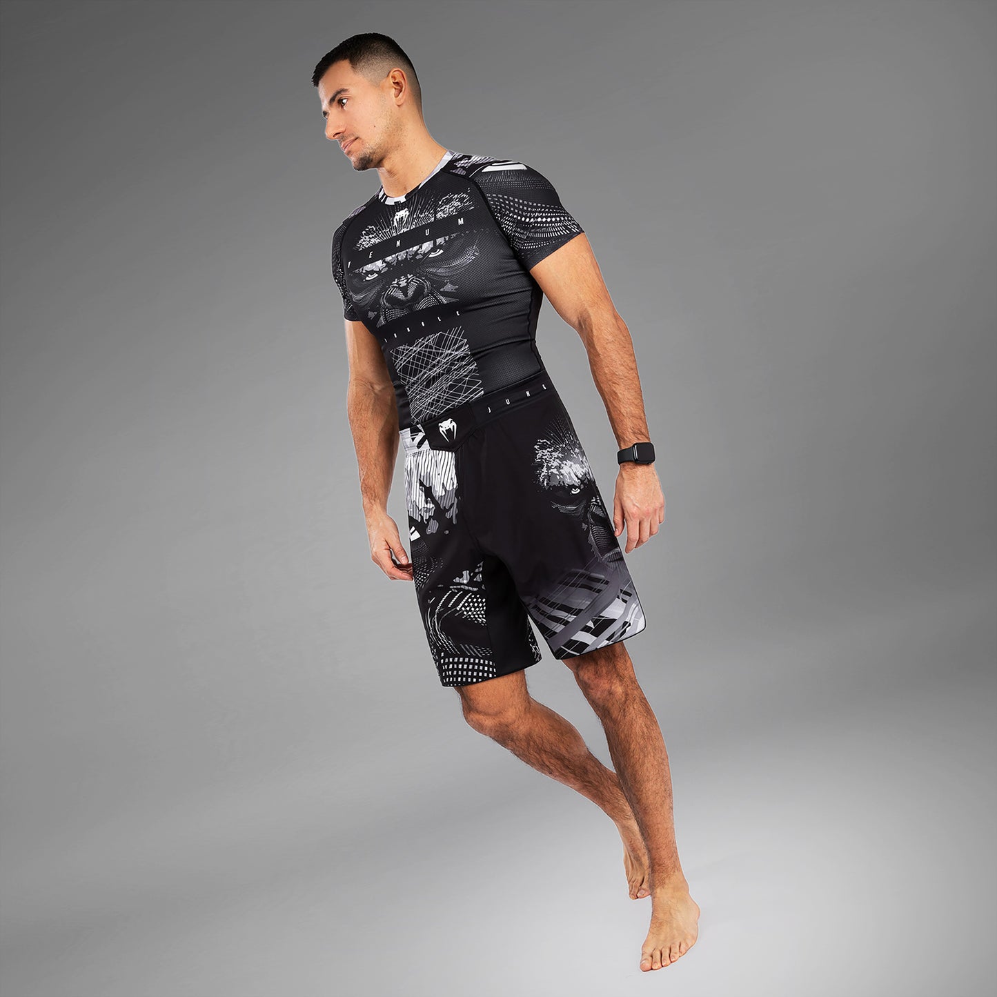Venum Gorilla Jungle Kampfshorts - Schwarz/Weiß
