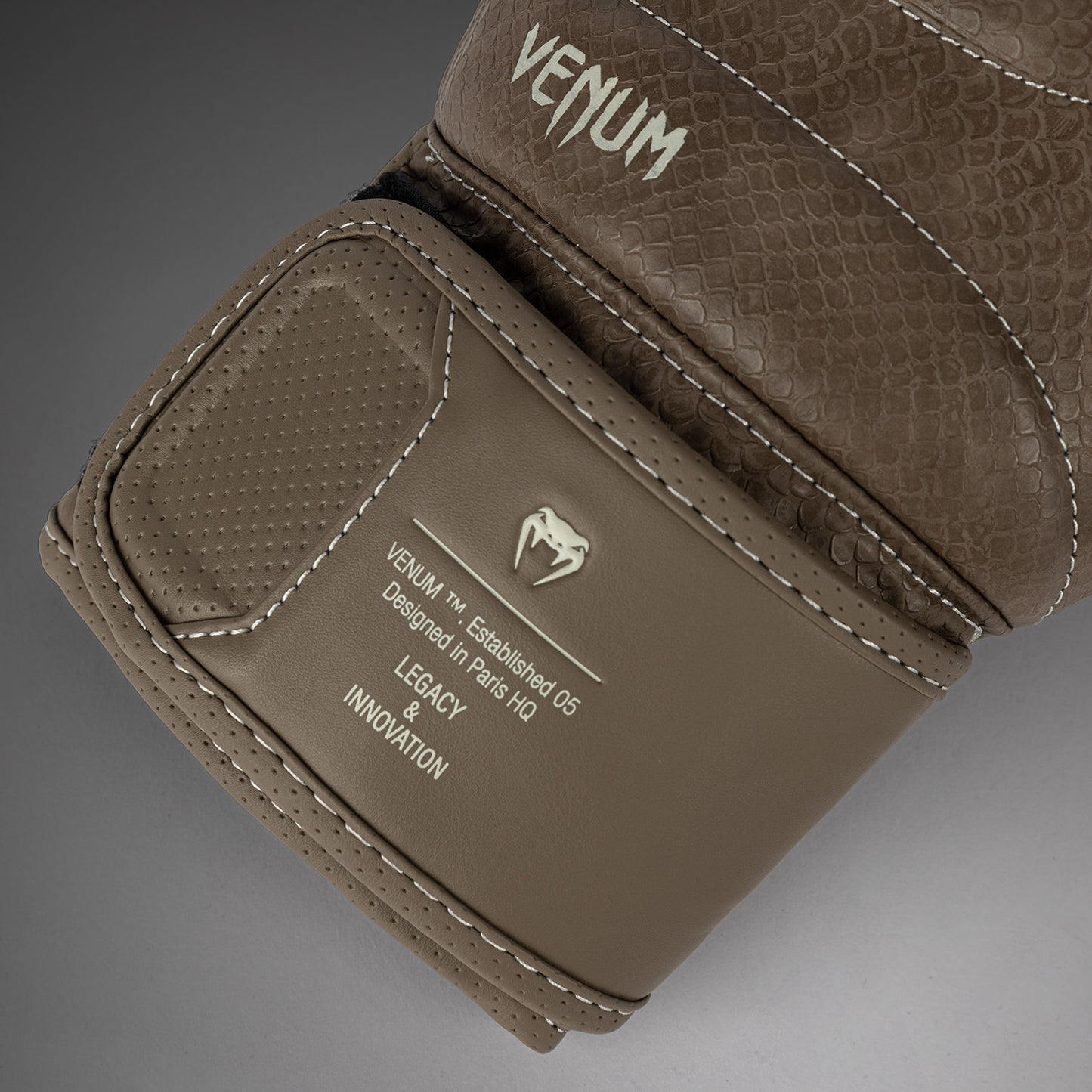 Venum Impact Evo Scales Boxhandschuhe – Braun
