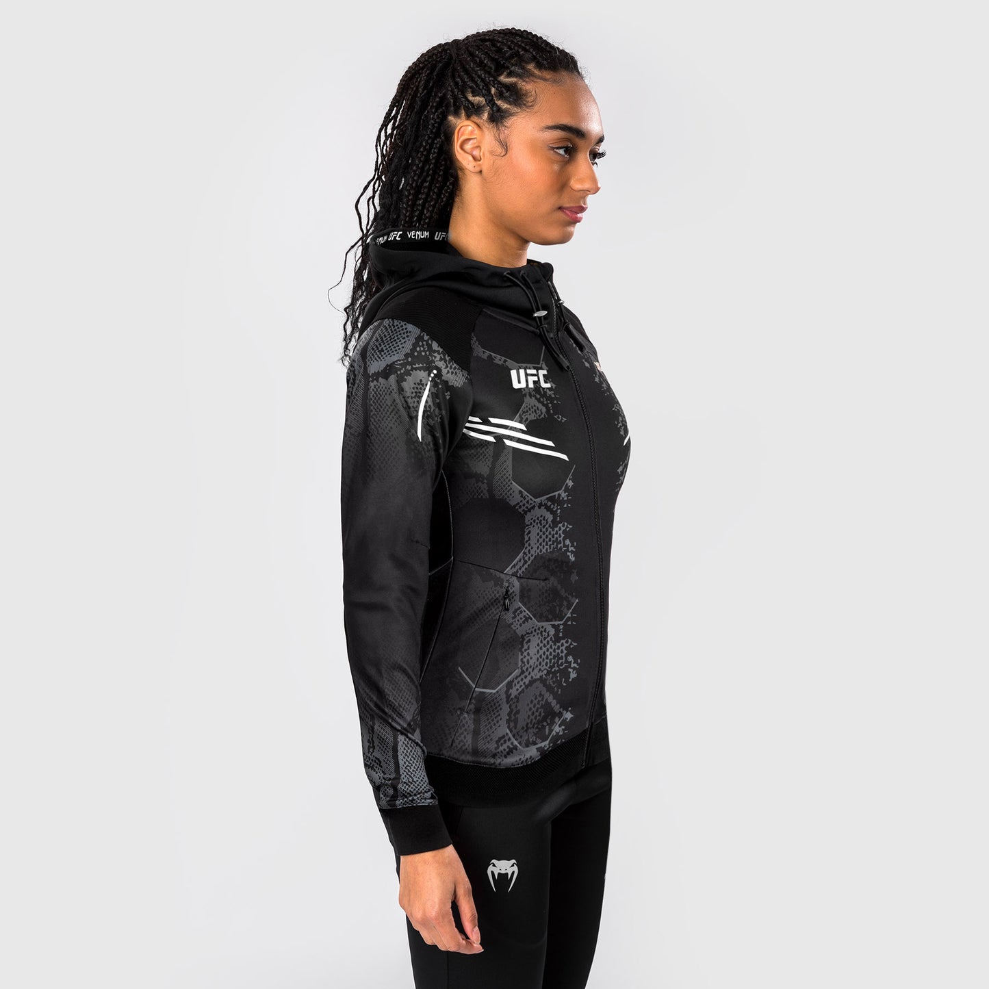 UFC Adrenaline by Venum Personalisiertes Authentic Fight Night Frauen Walkout Hoodie - Schwarz