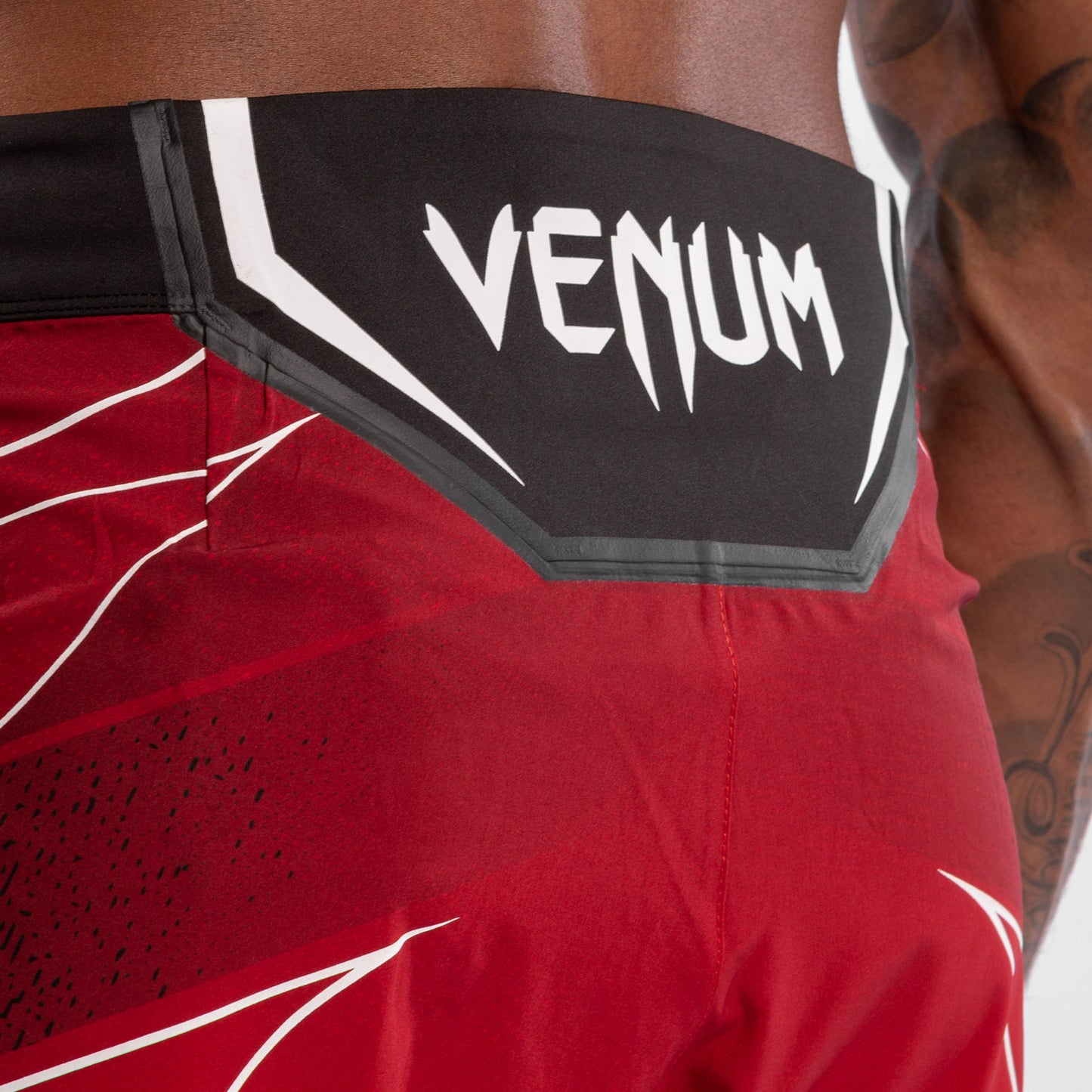 Venum UFC Authentic Fight Night Herren-Shorts – Rot