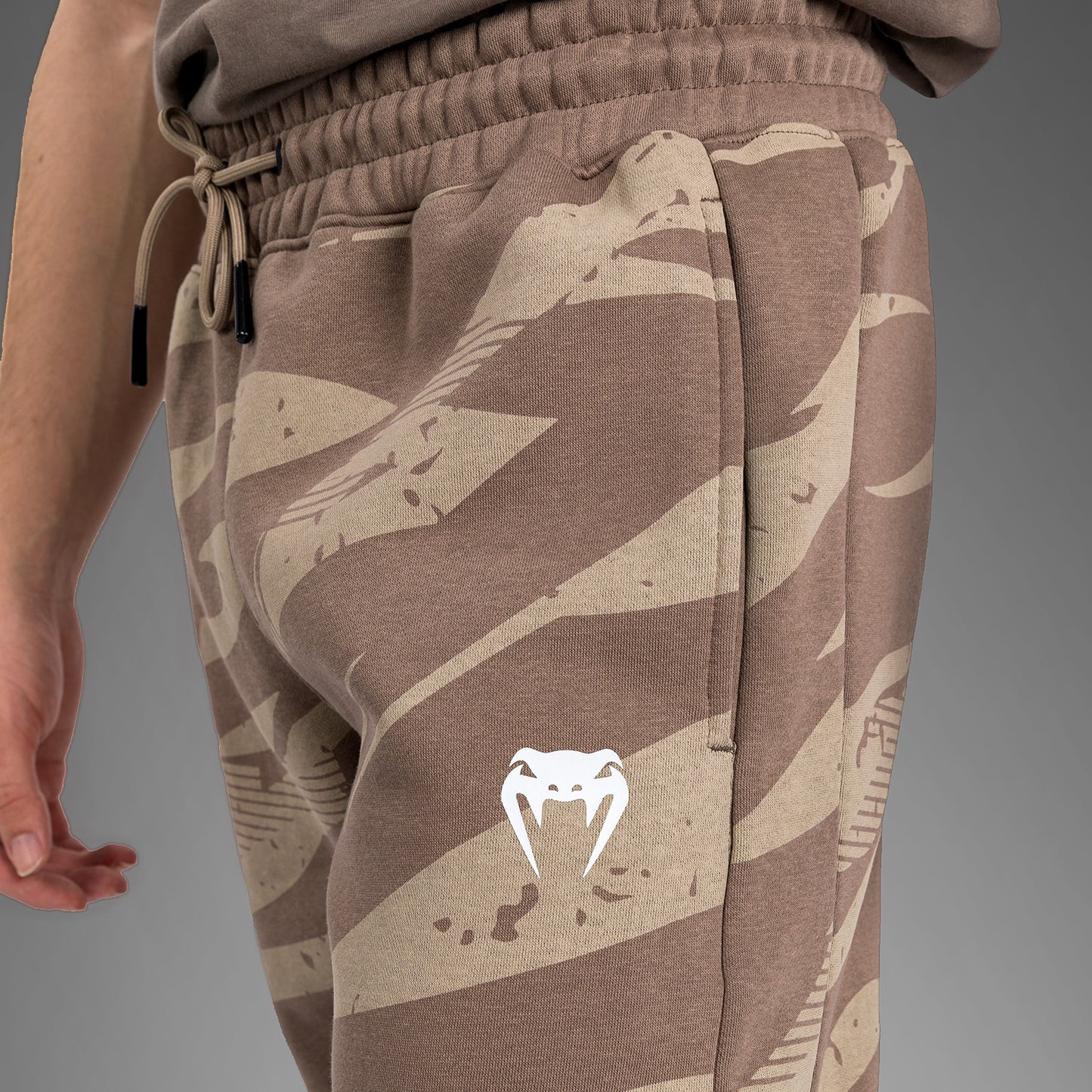 UFC Adrenaline by Venum Fight Week Herrenhose - Desert Camo