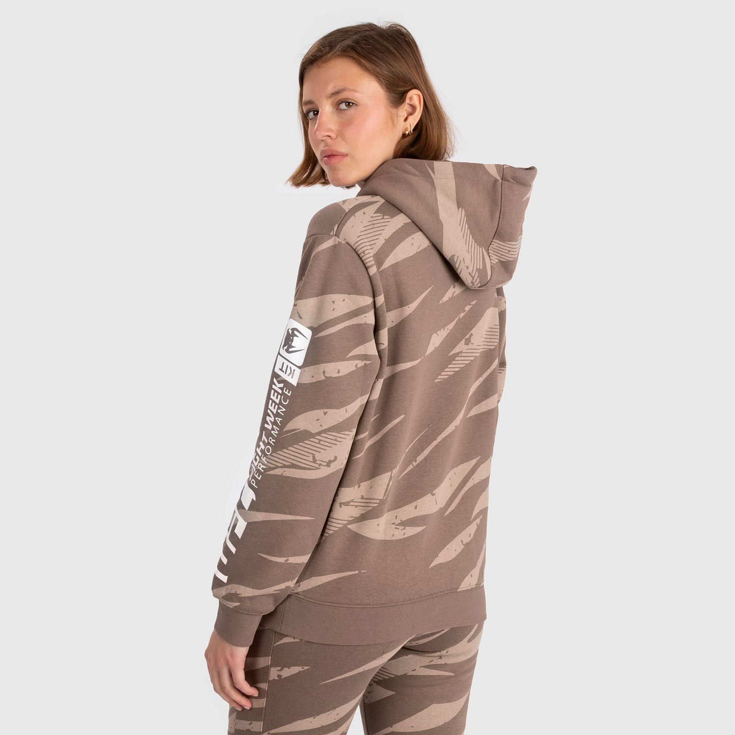UFC Adrenaline by Venum Fight Week Frauen Pullover Hoodie - Desert Camo