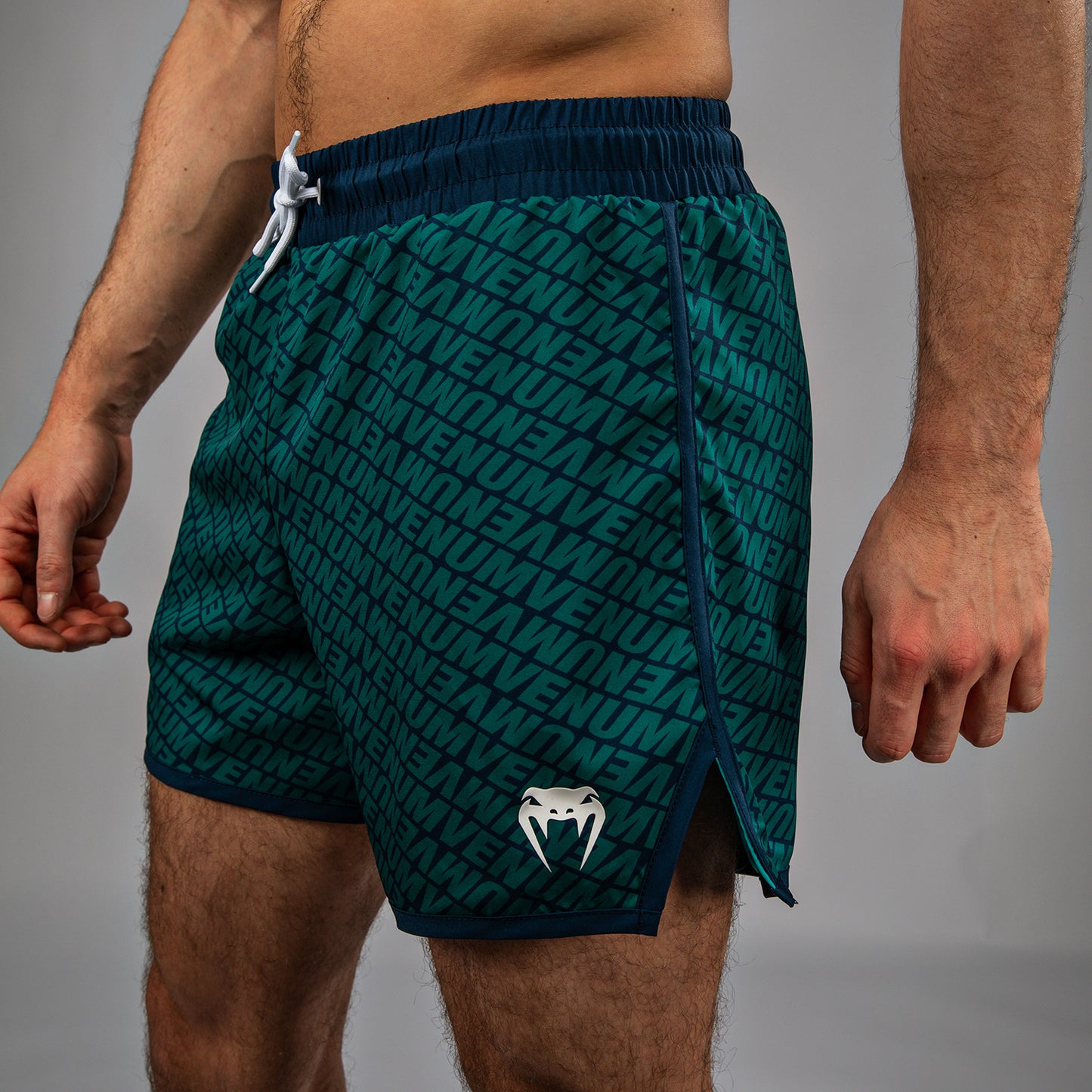 Venum Echo Boardshorts - Tiefsee Blau/Smargdgrün