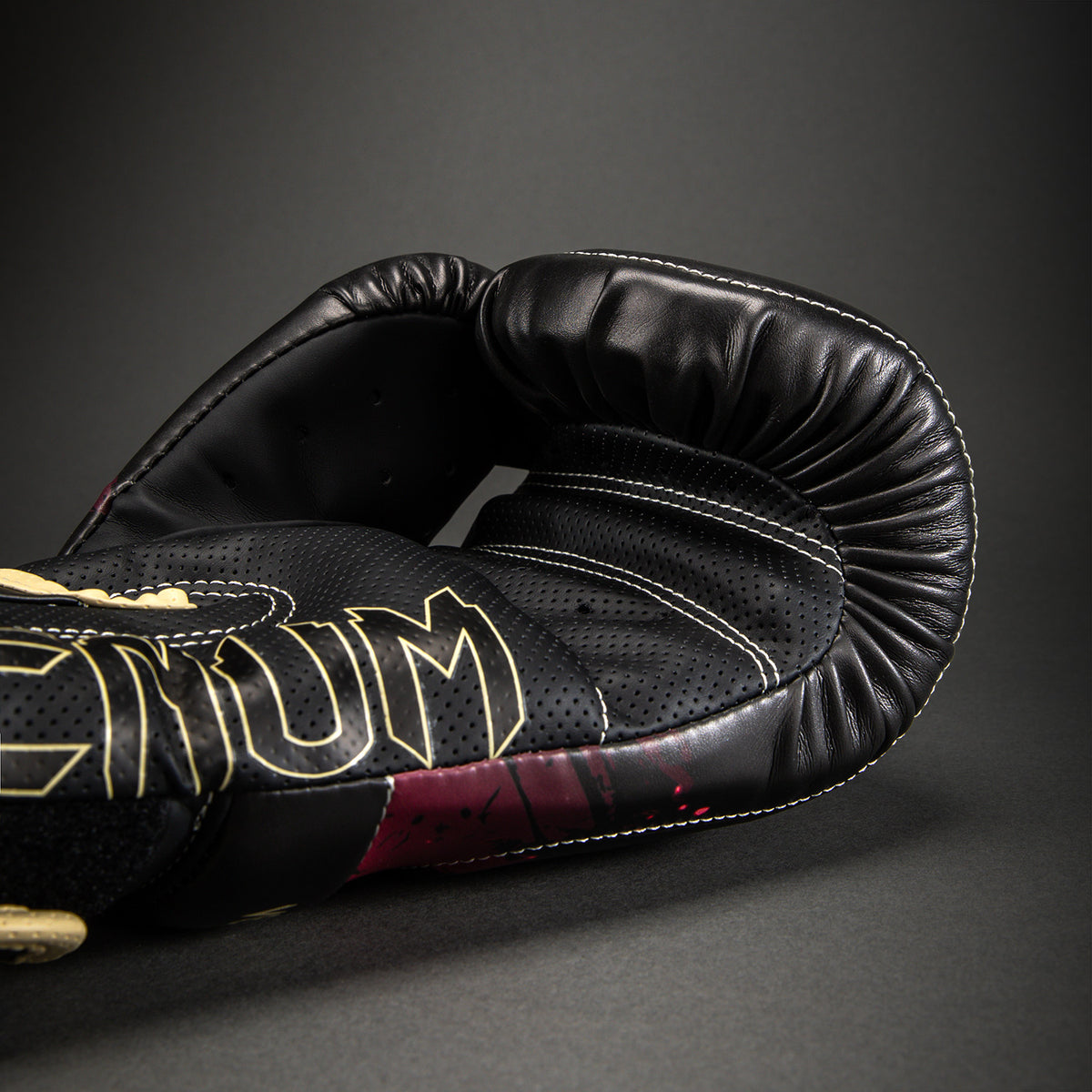 Jujutsu Kaisen x Venum Itadori Boxhandschuhe – Schwarz/Rot