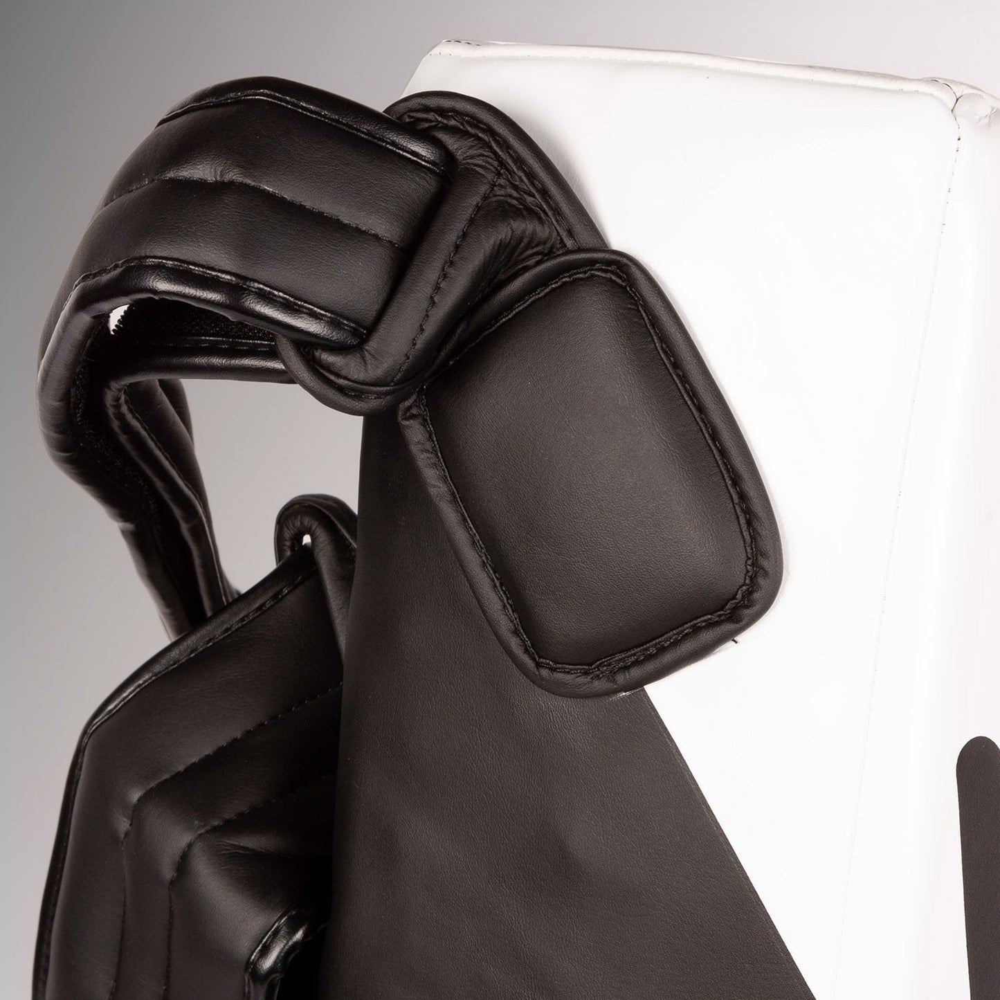 Venum Pro Boxschutz – Khaki/Gold