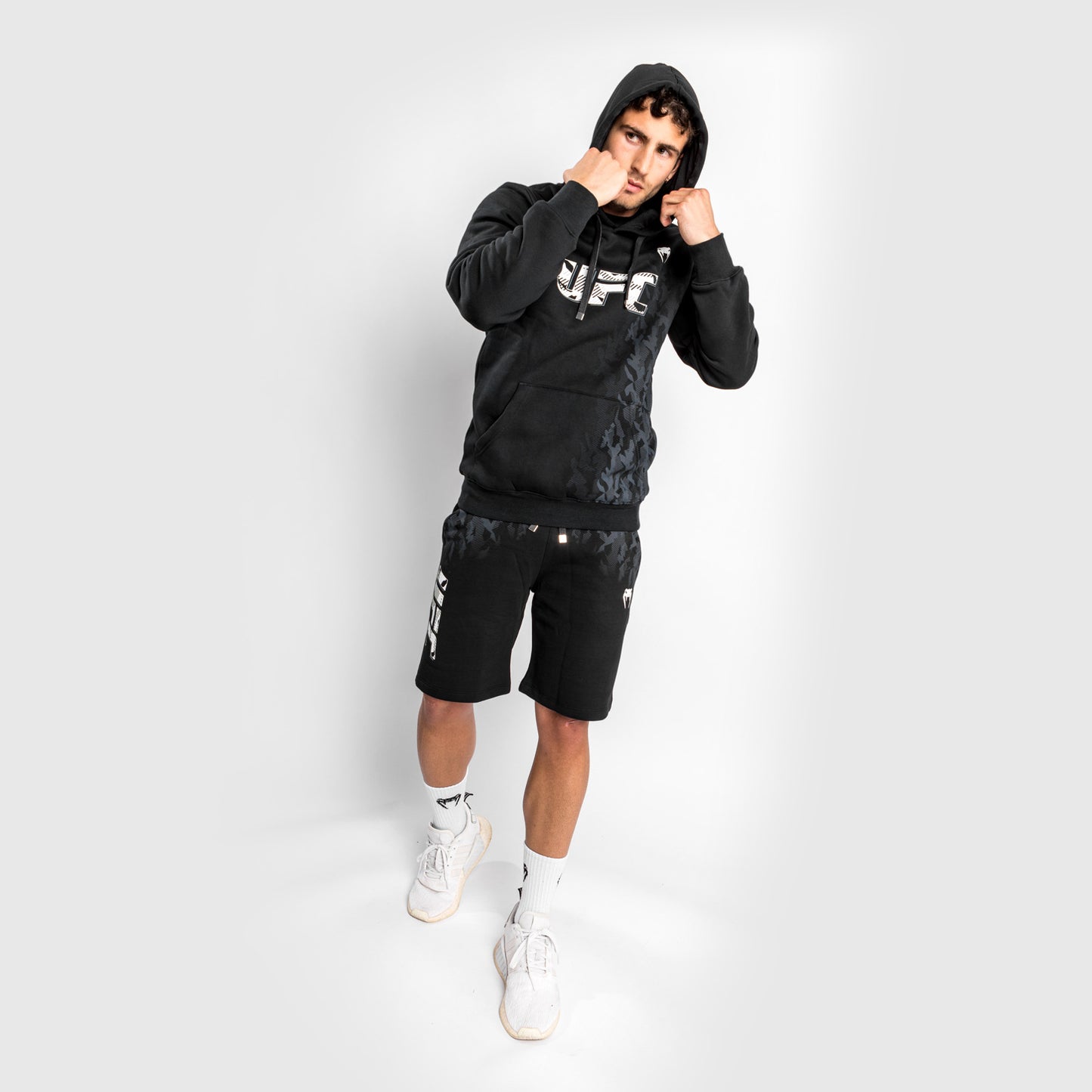 UFC Venum Authentic Fight Week Herren Pullover Hoodie - Schwarz