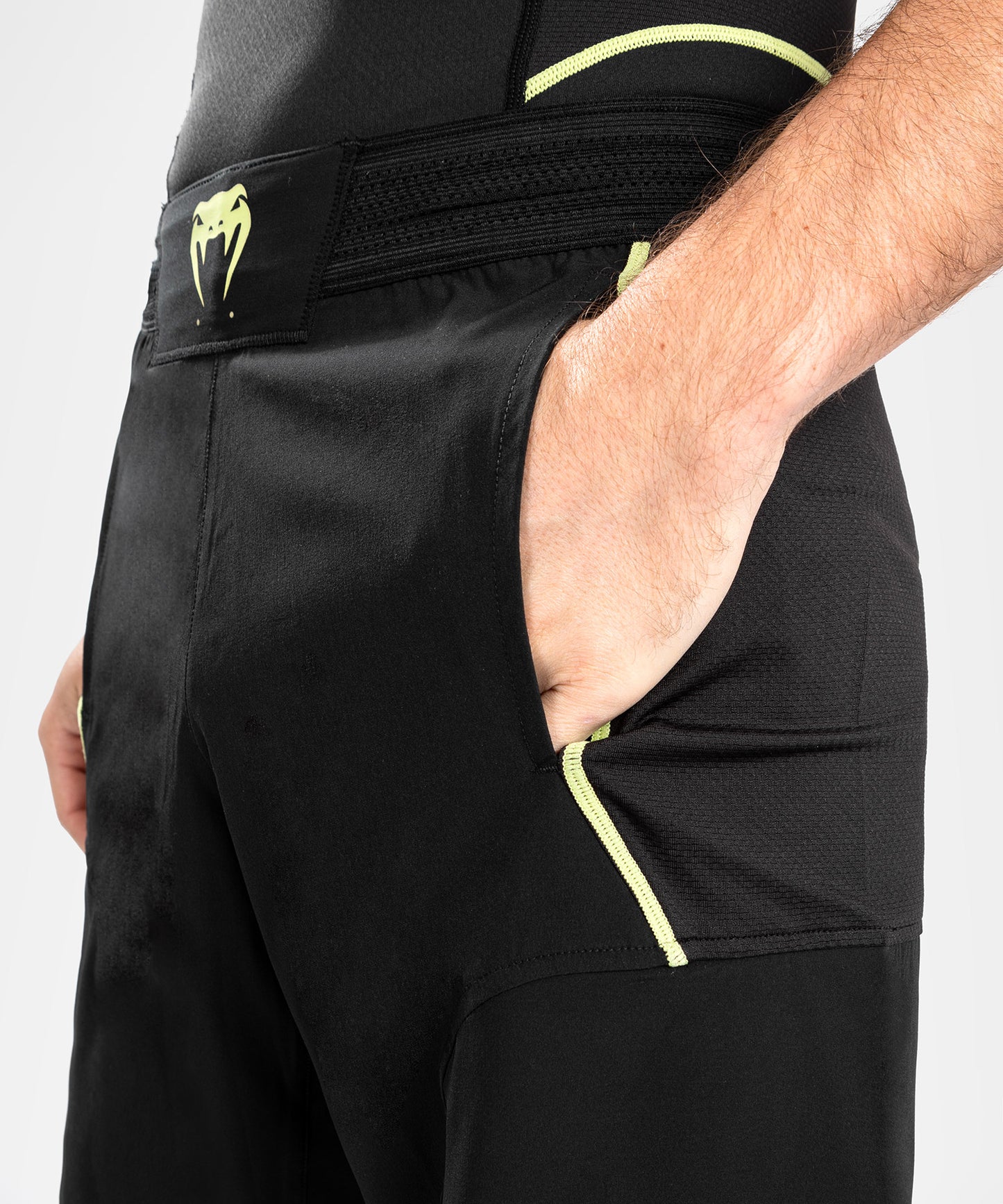 Venum Fusion 2.0 Fight Shorts für Männer - Schwarz/Gelb