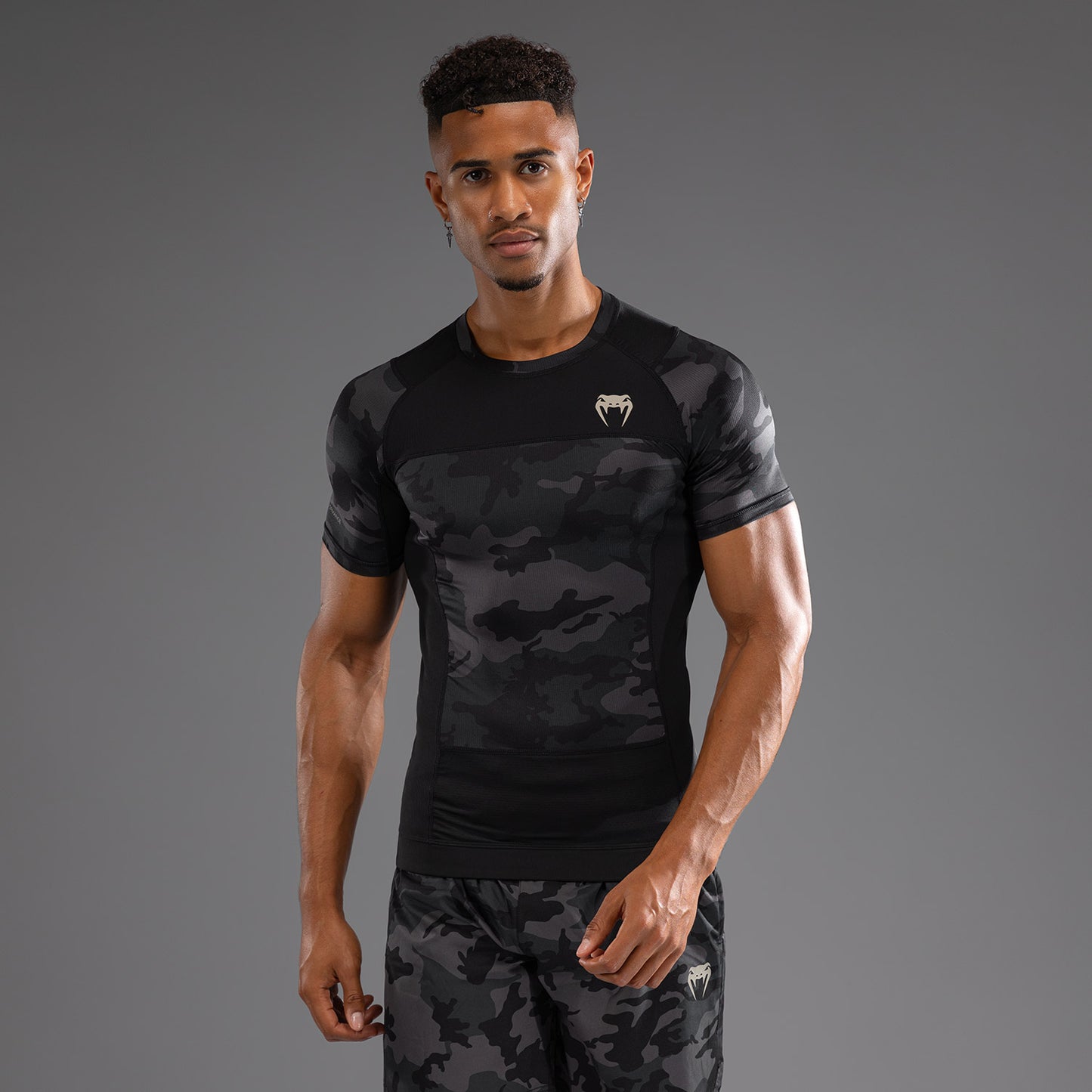 Venum G-Fit Air Herren Kurzarm Rashguard - Digital Urban Camo