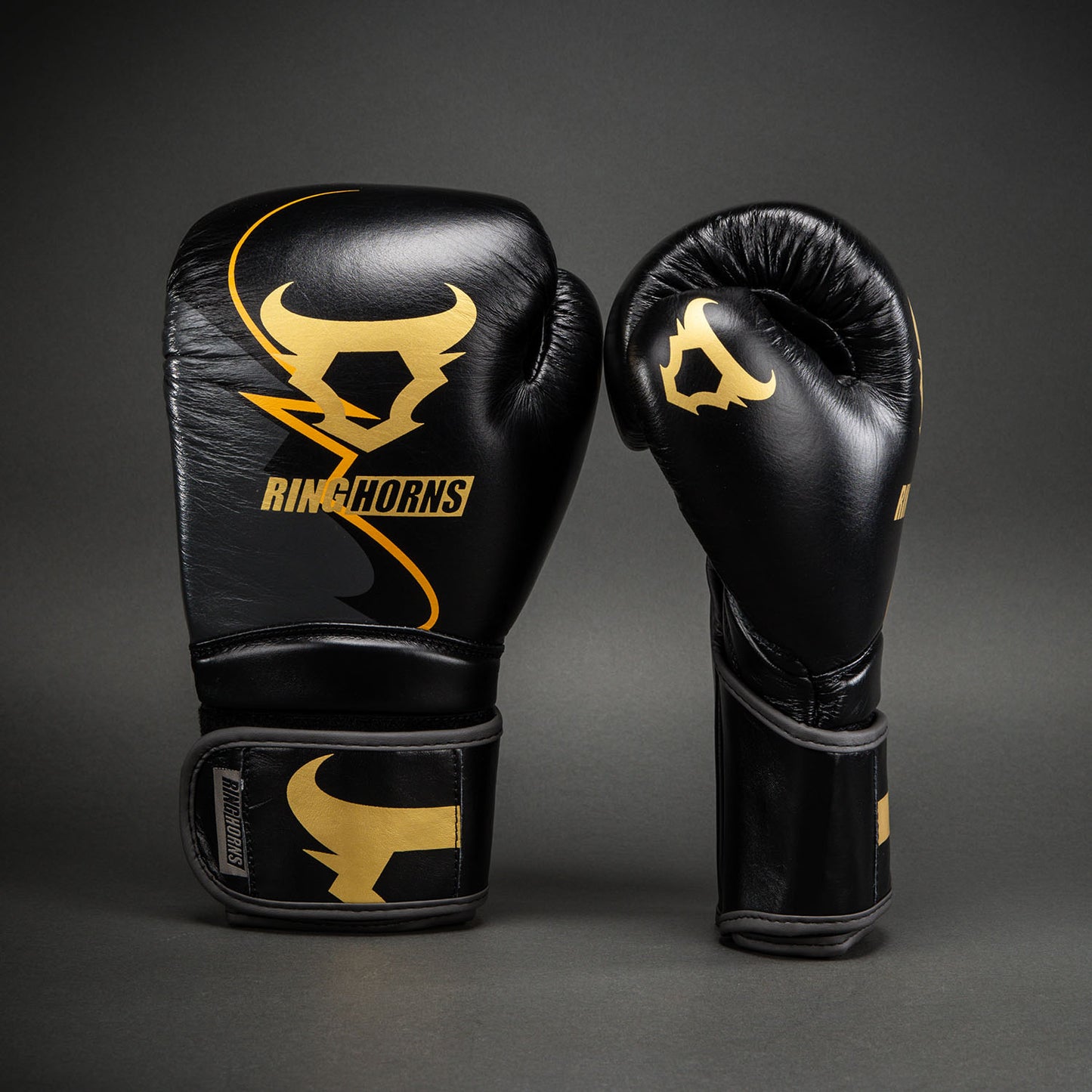 Ringhorns Charger by Venum Boxhandschuhe – Schwarz/Gold