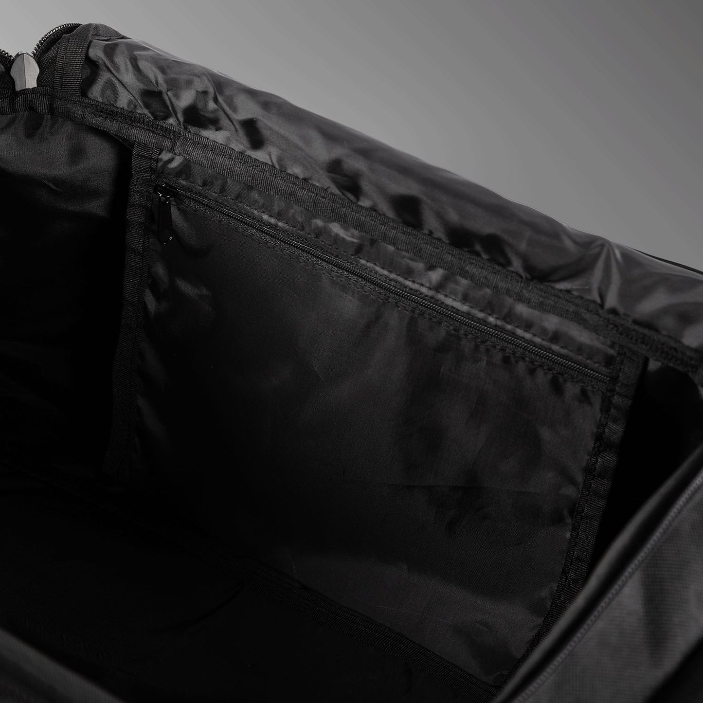 Venum Essential Sporttasche (37L) – Schwarz