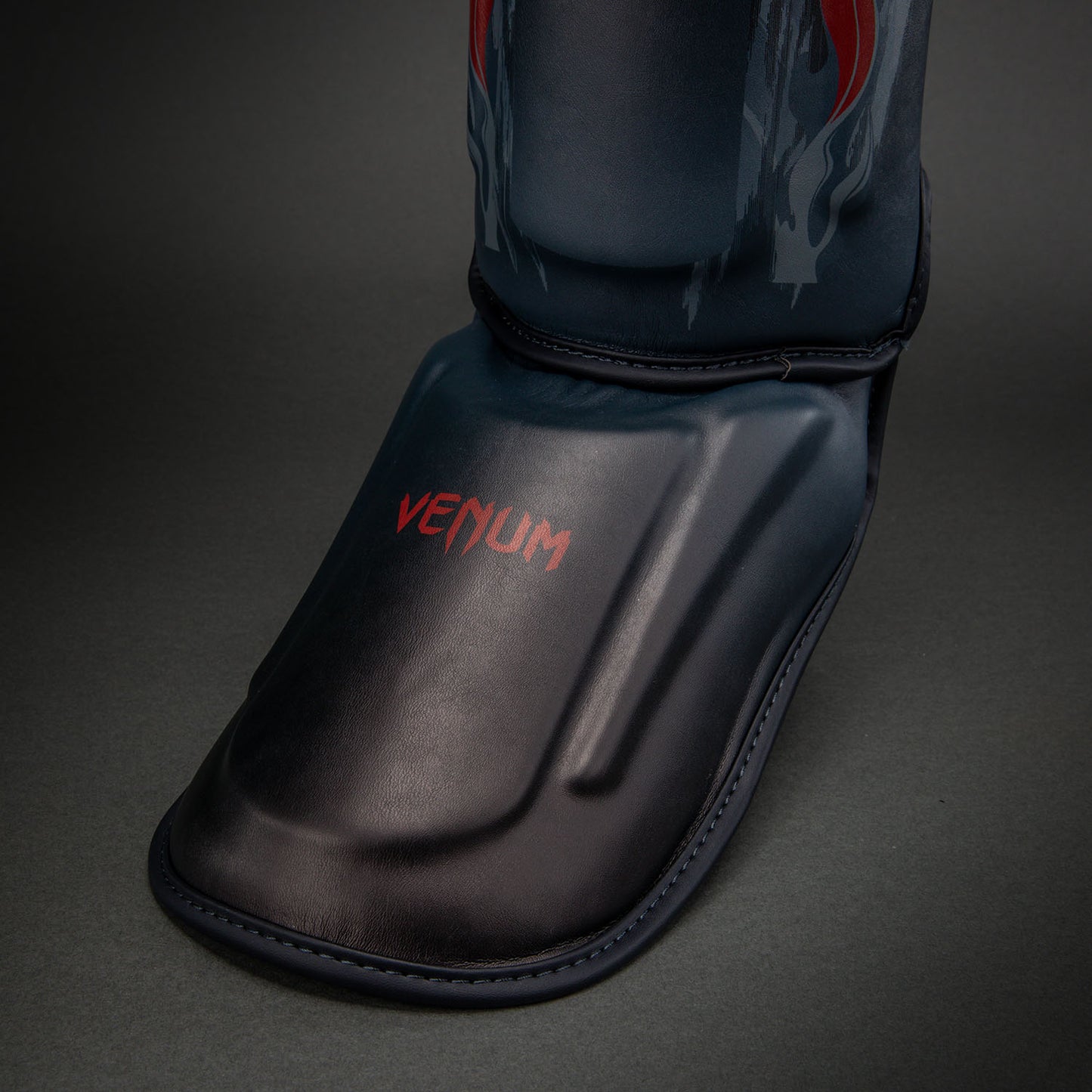 Venum Demon Schienbeinschoner - Schwarz/Grau