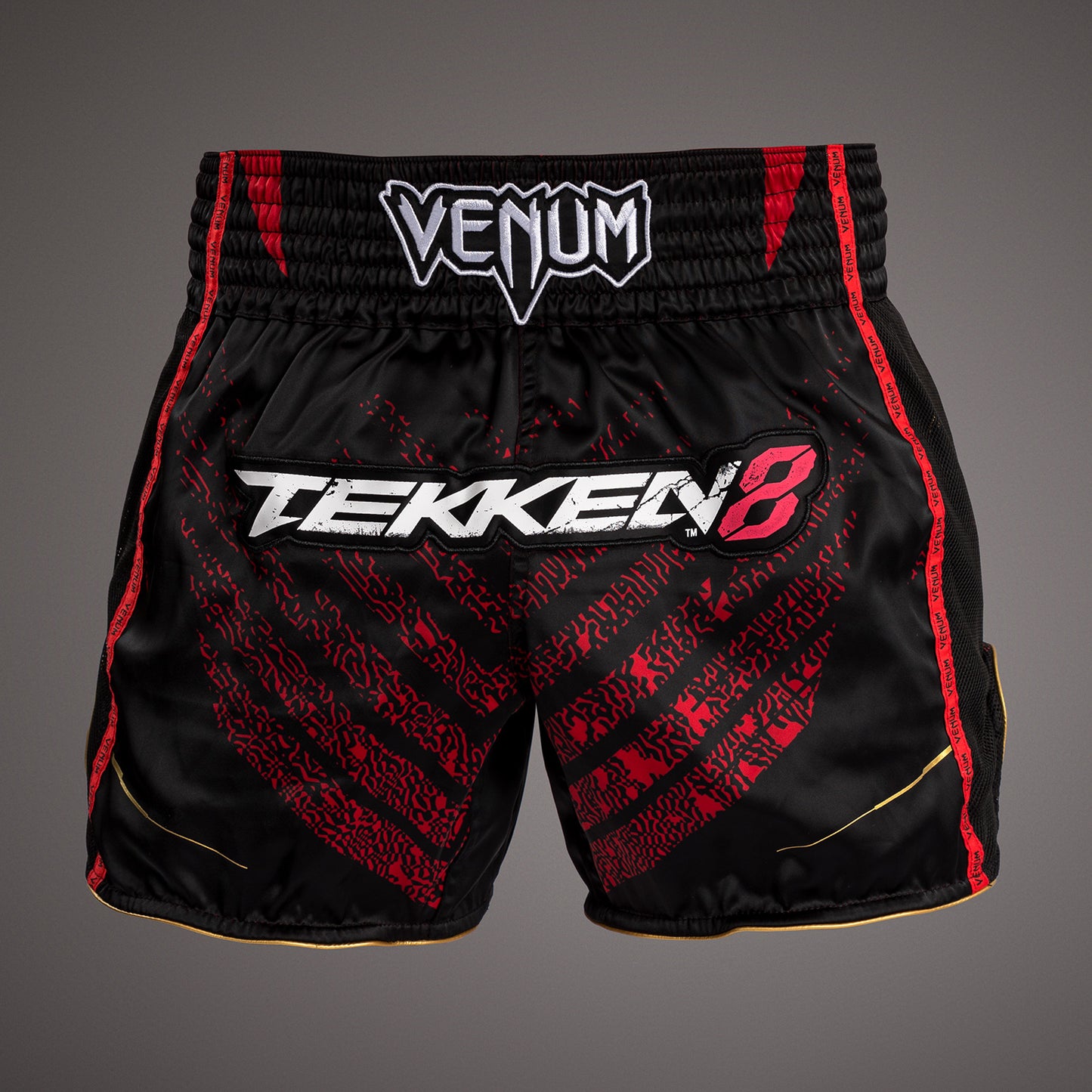 Venum x TEKKEN 8 - Marshall Law Muay Thai Shorts - Schwarz/Rot/Gold