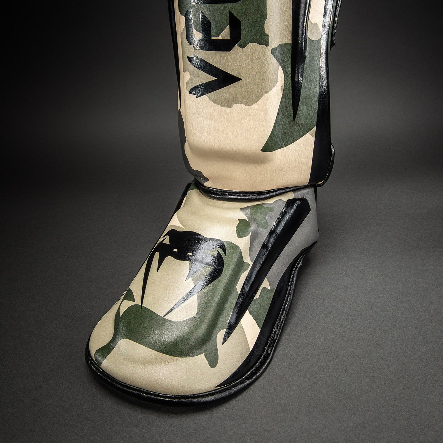 Venum Elite Schienbeinschoner - Khaki/Cremeweiß