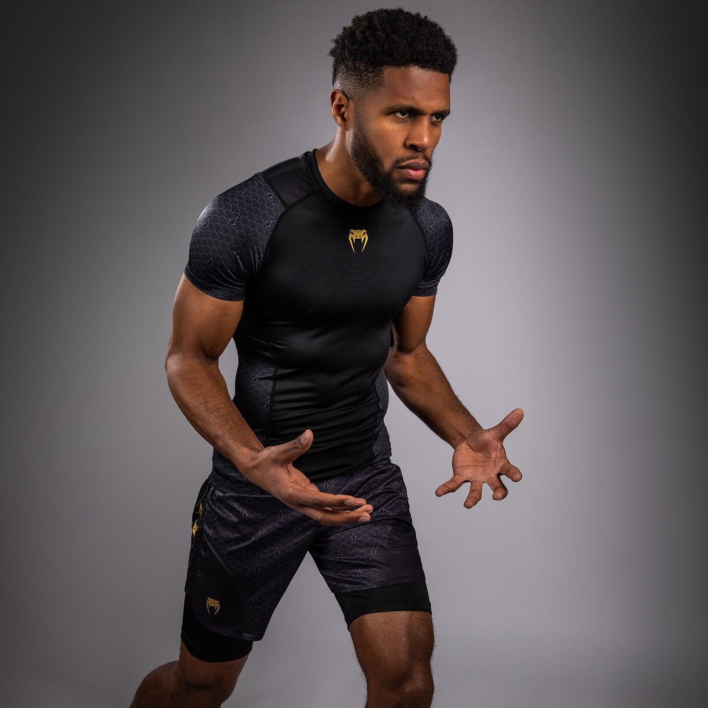 Venum x Assassin’s Creed Shadows Kurzärmeliger Rashguard für Männer - Schwarz