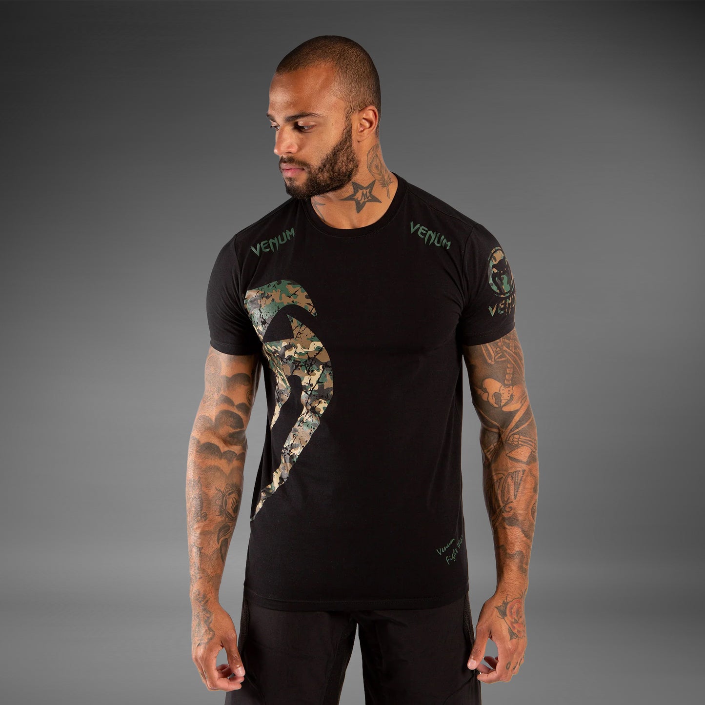 Venum Original Giant T-Shirt - Schwarz/Wald-Camo