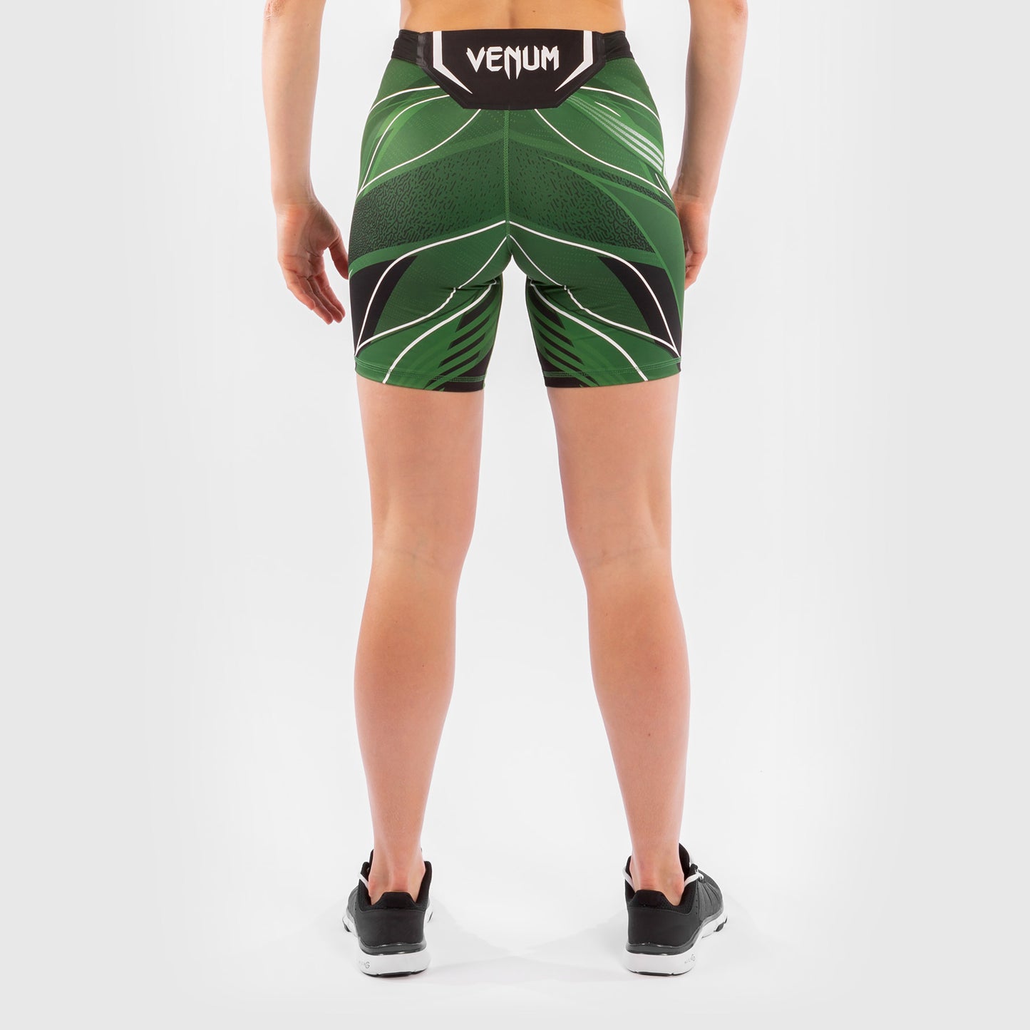 UFC Venum Authentic Fight Night Damen Vale Tudo Shorts - Long Fit - Grün