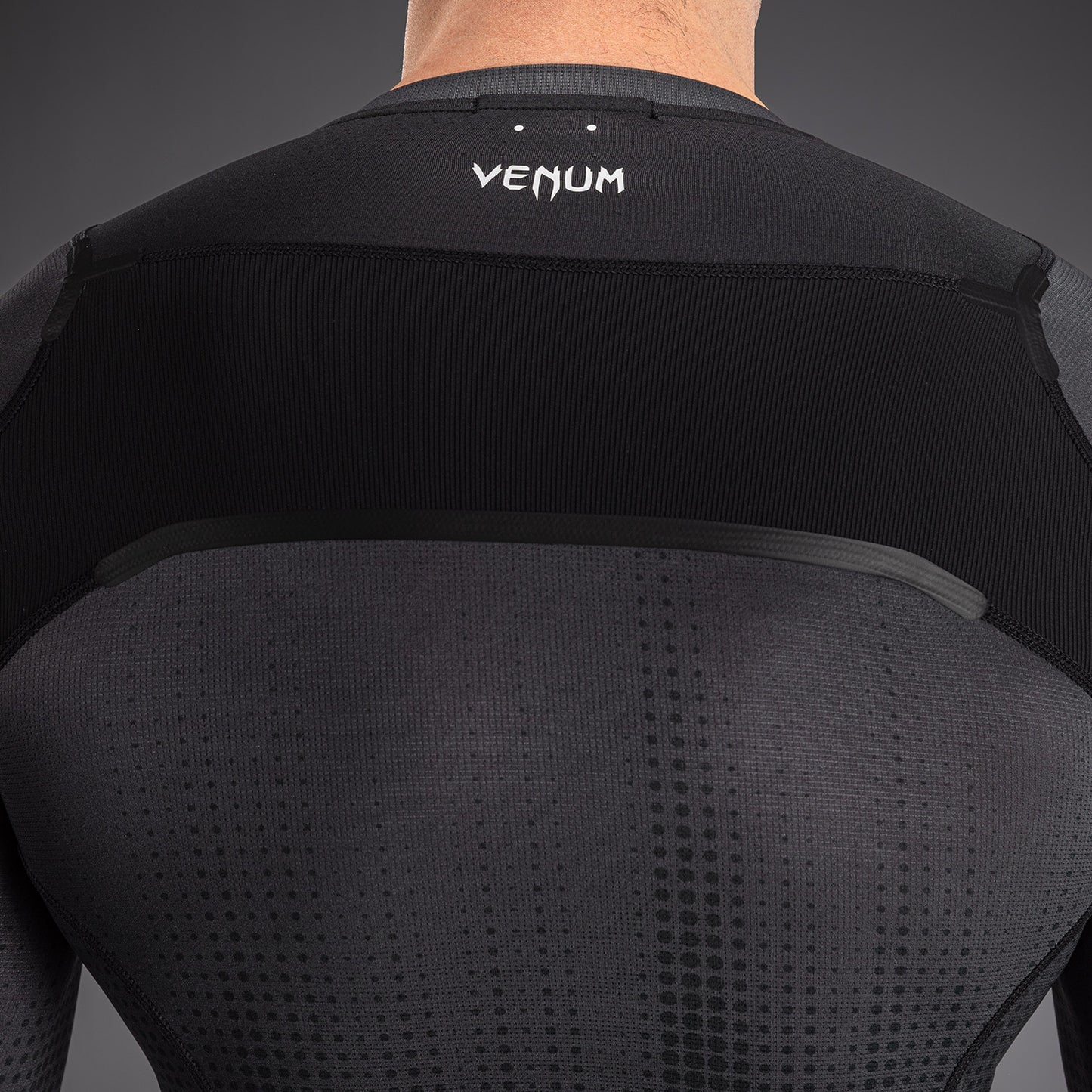 Venum Stealth Langarm Rashguard – Schwarz/Weiß