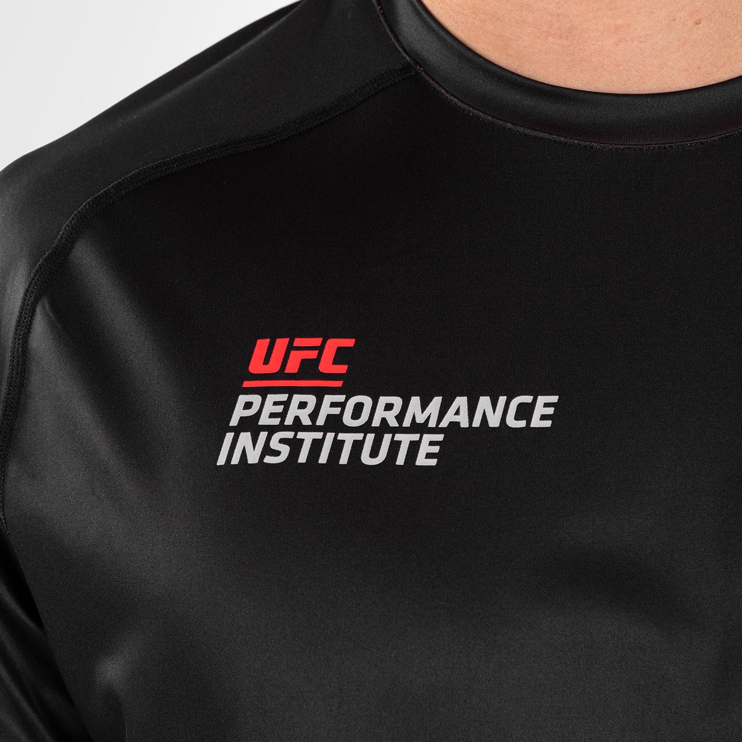 UFC Venum Performance Institute 2.0 Herren Dry-Tech Shirt - Schwarz/Rot
