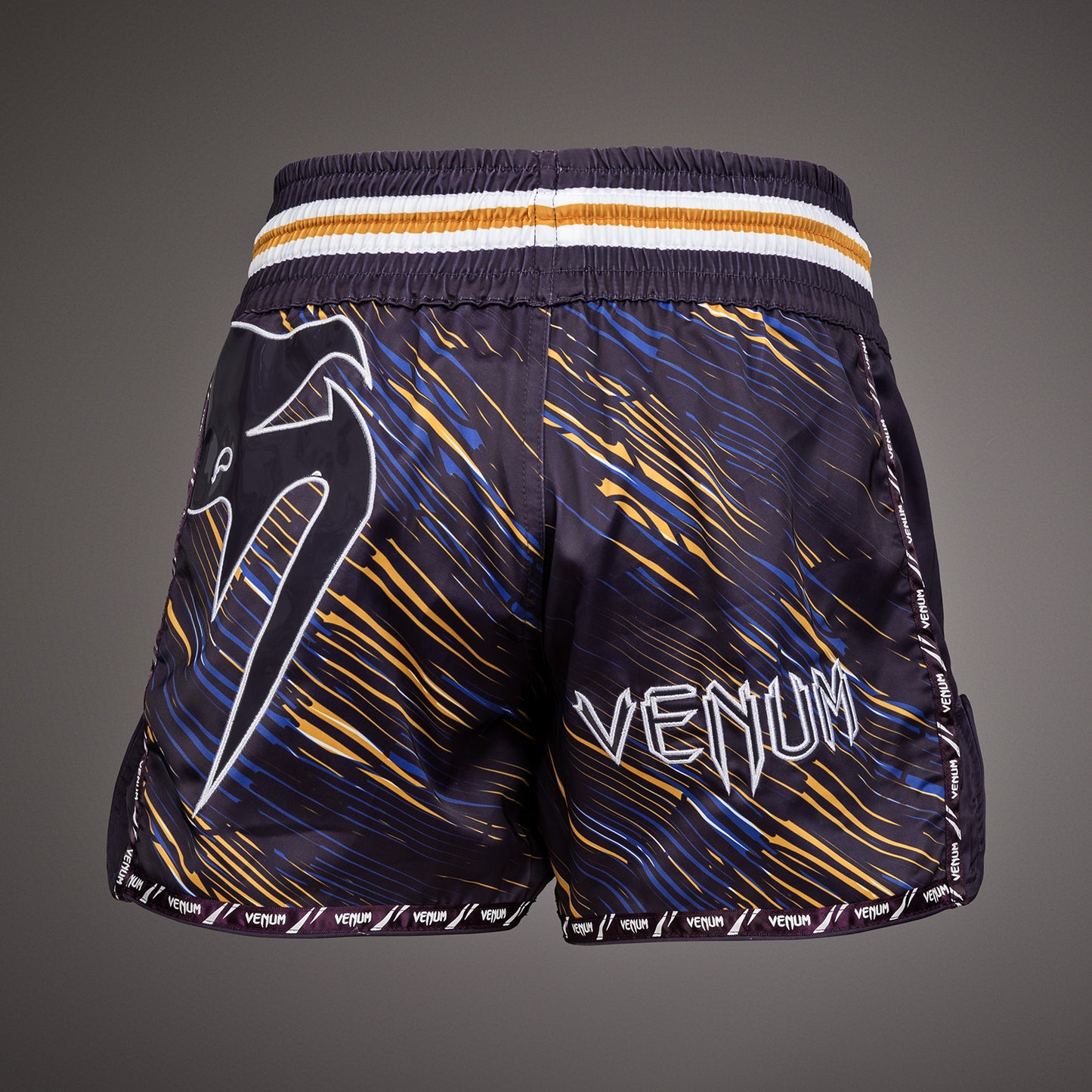 Venum Giant Muay Thai Shorts - Dunkellila