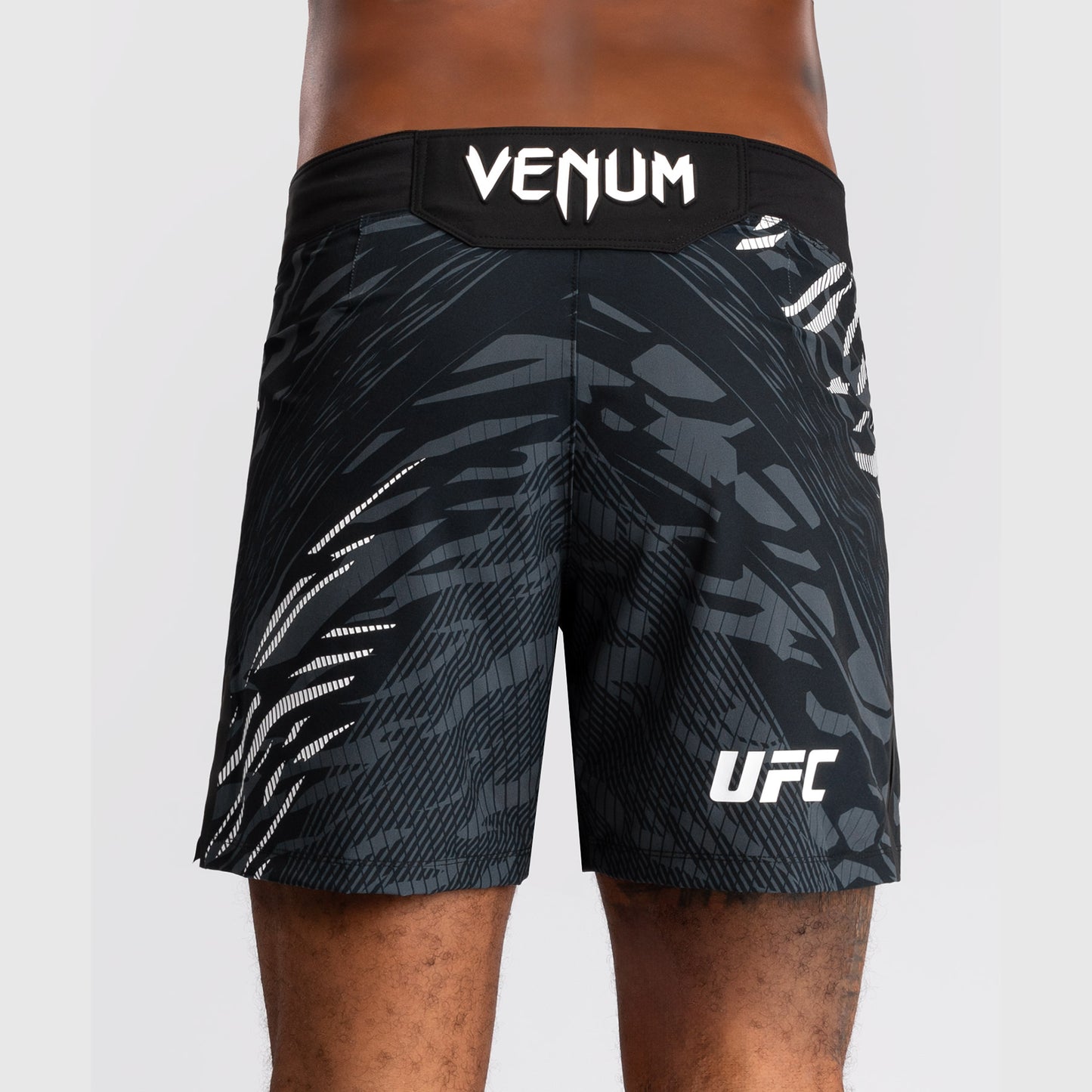 UFC Fusion by Venum Personalized Authentic Fight Night Herren Fight Short - Short Fit - Schwarz