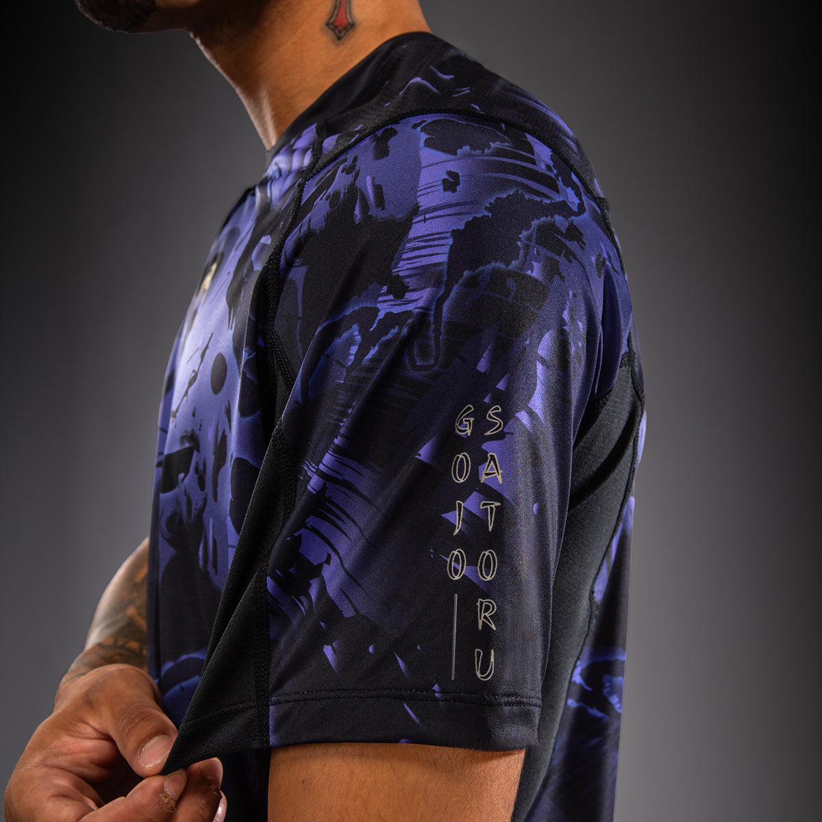 Jujutsu Kaisen x Venum Gojo Dry-Tech-T-Shirt – Lila