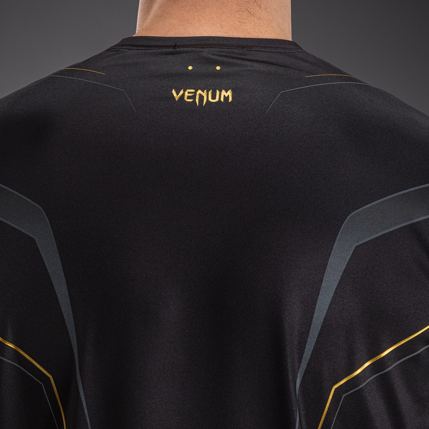 Venum Streamline Dry-Tech T-Shirt – Schwarz/Gold