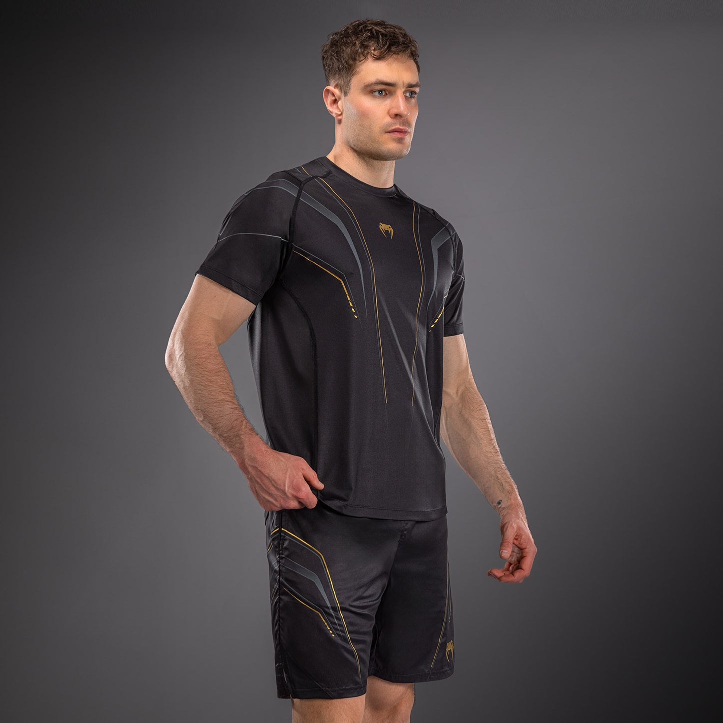Venum Streamline Dry-Tech T-Shirt – Schwarz/Gold