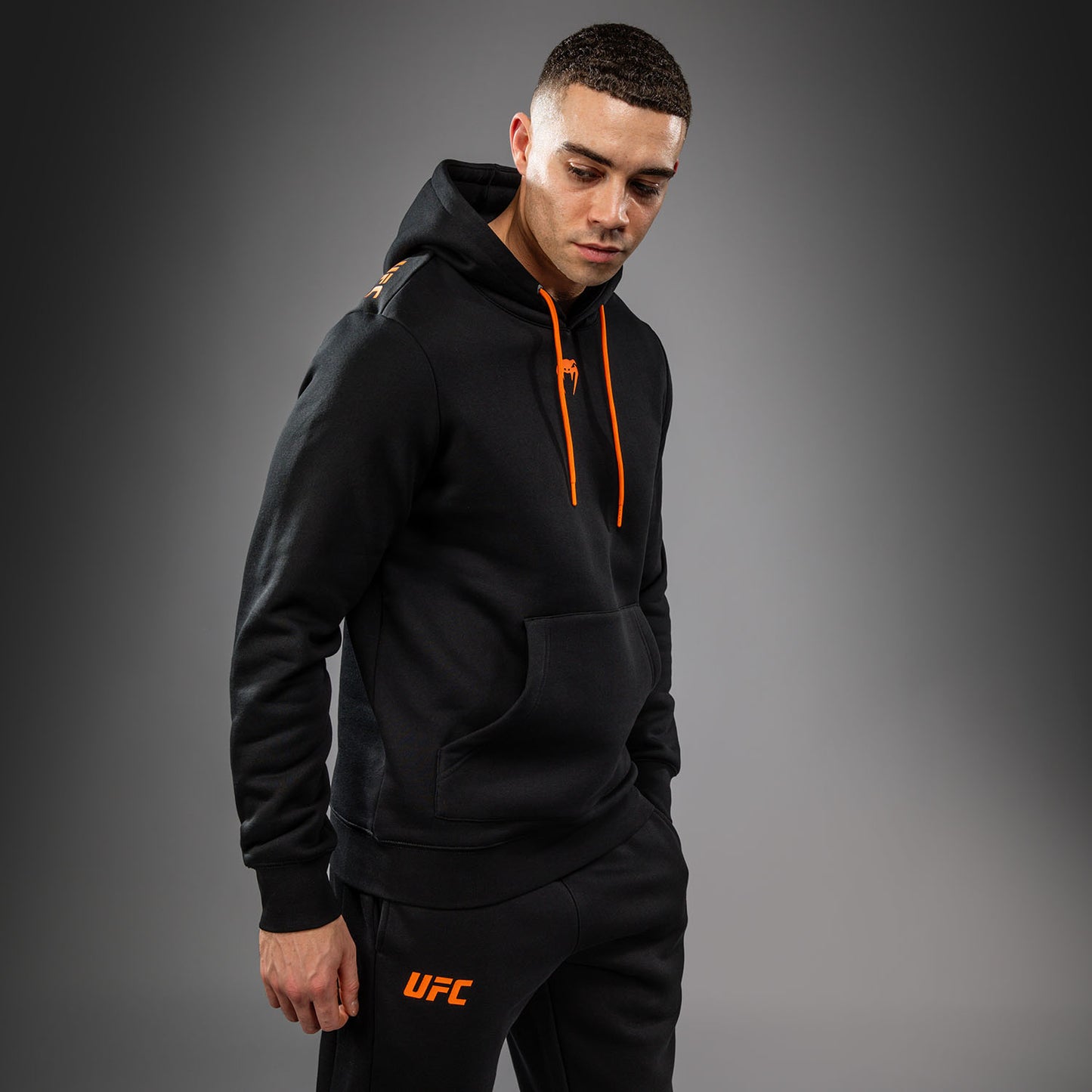 UFC Zenith by Venum Authentic Fight Week Pullover Hoodie Herren - Schwarz