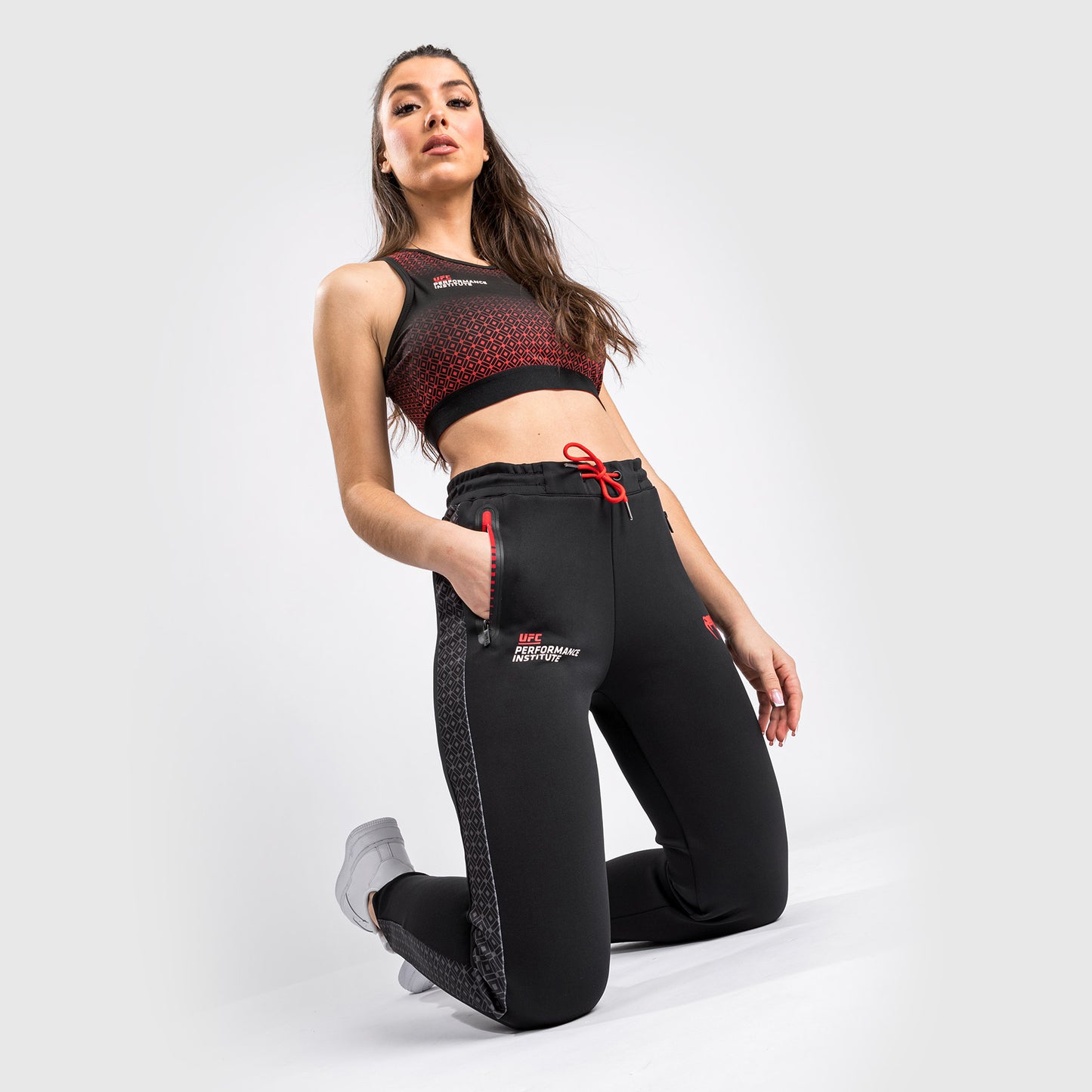 Venum UFC Performance Institute Jogginghose – Für Damen – Schwarz/Rot